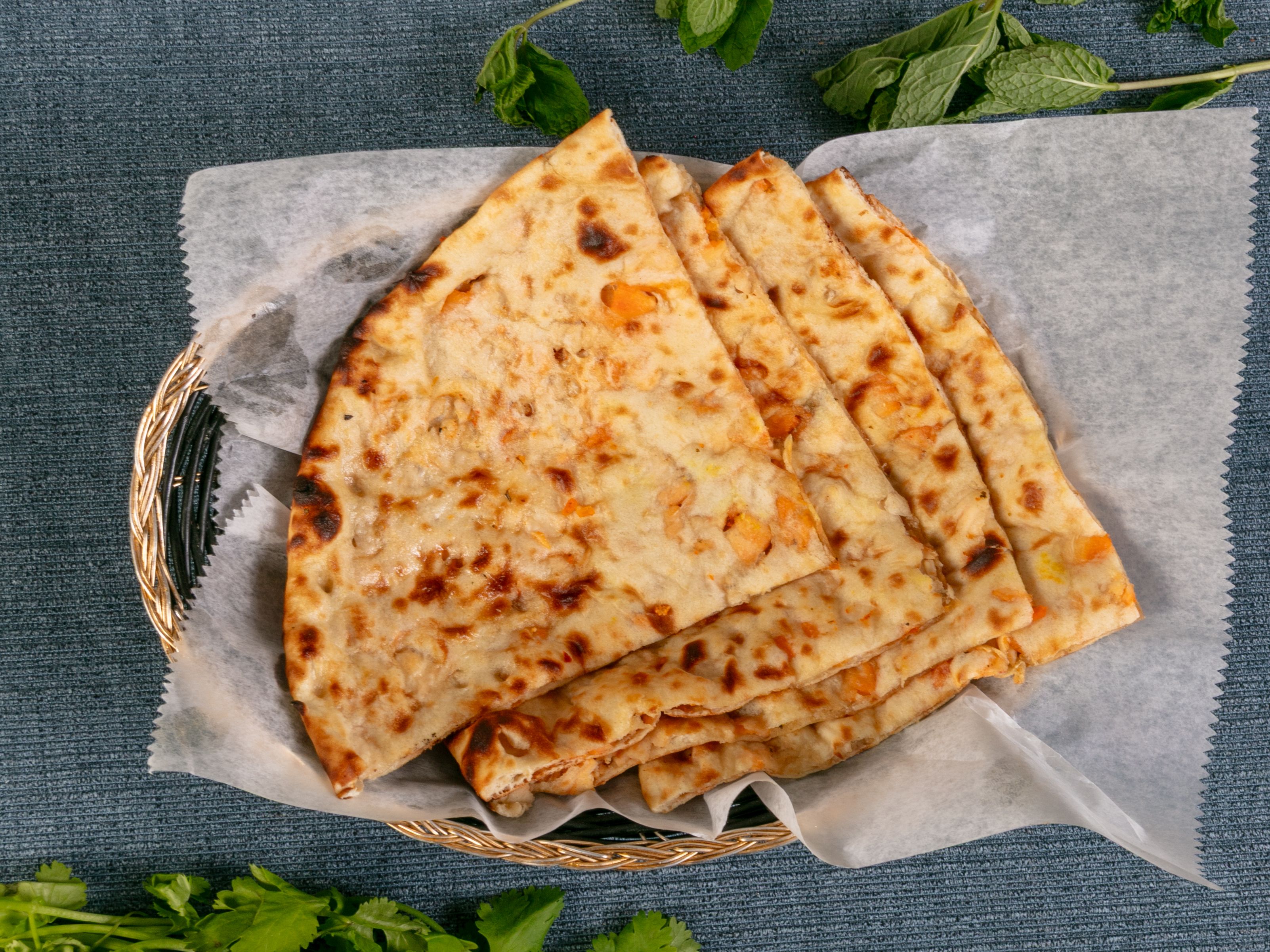 Chicken-Tikka Naan.