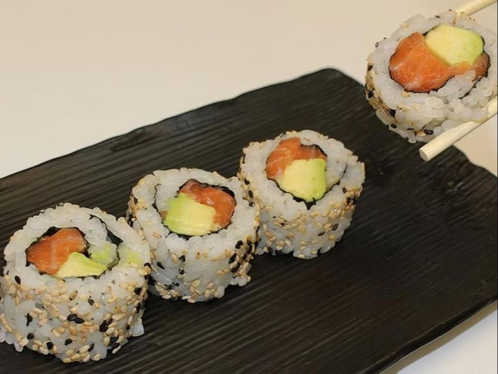 Salmon Avocado Roll, Raw.