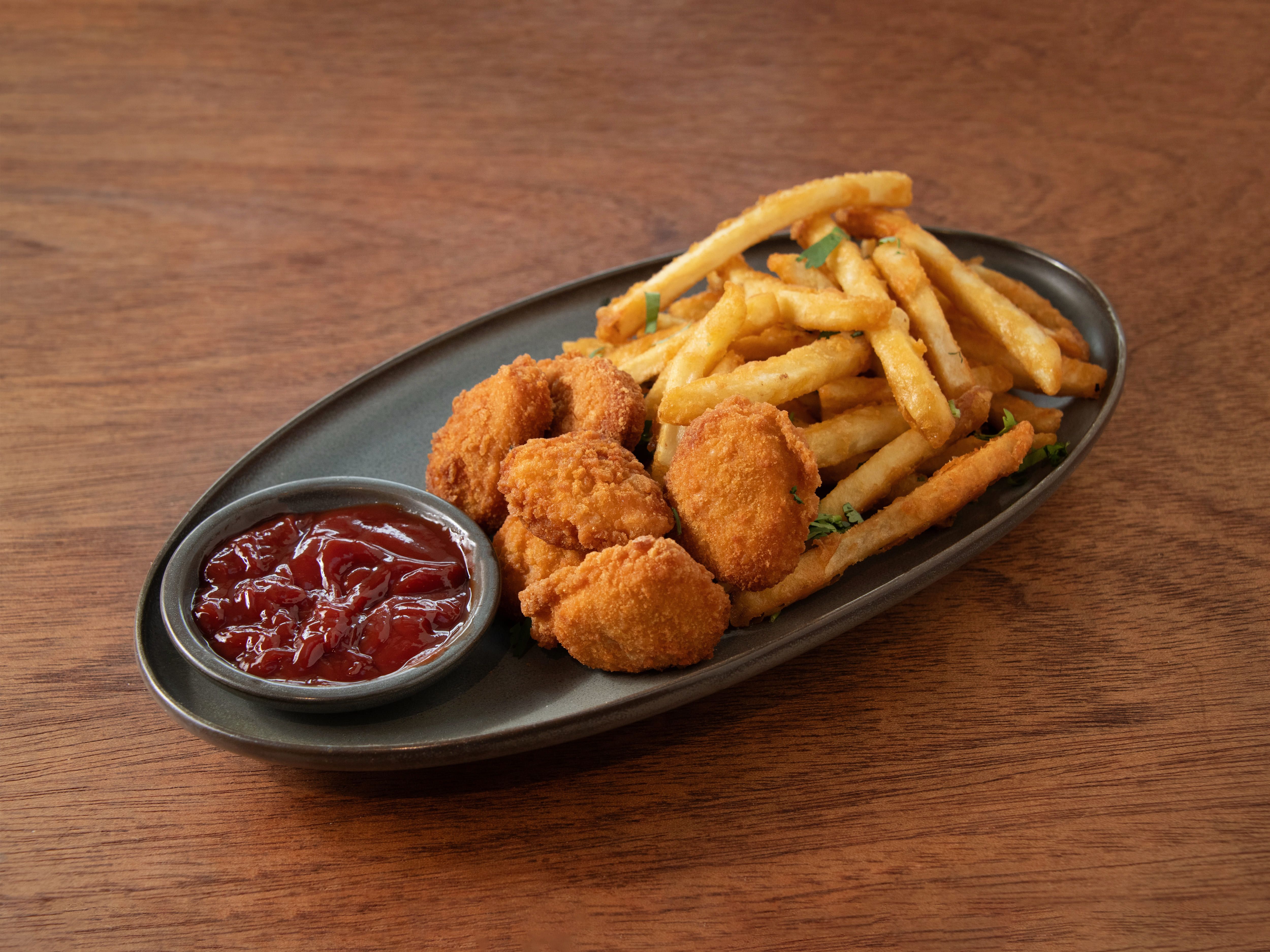 CHICKEN NUGGETS & FRIES.