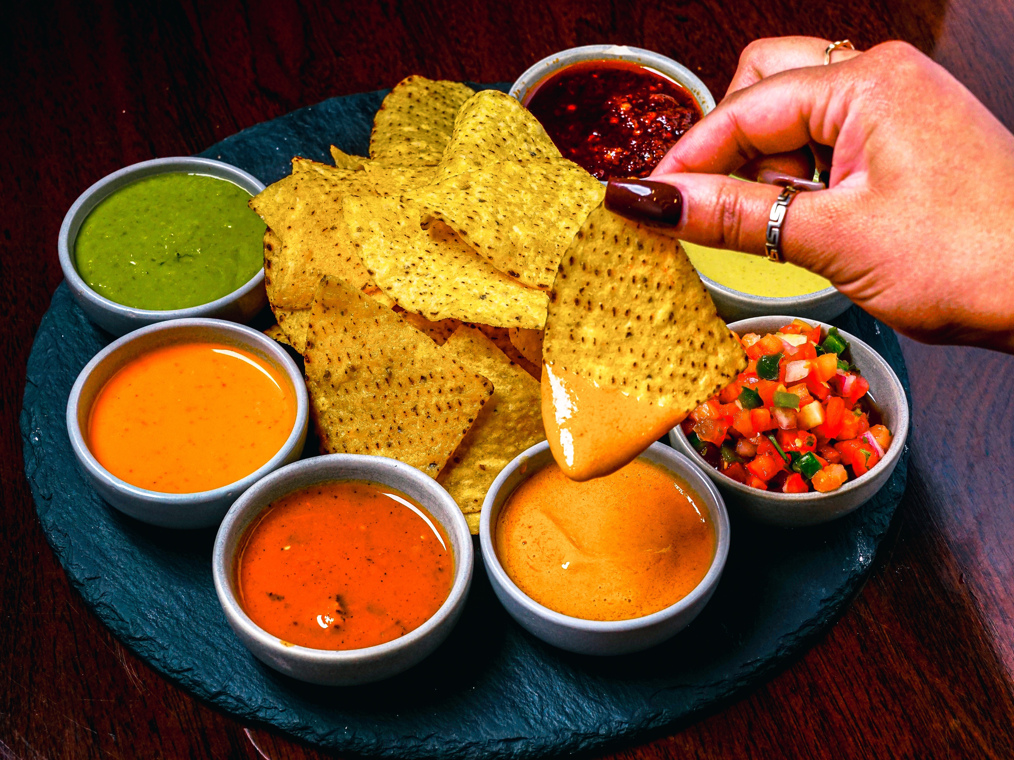 Chips & Salsas.