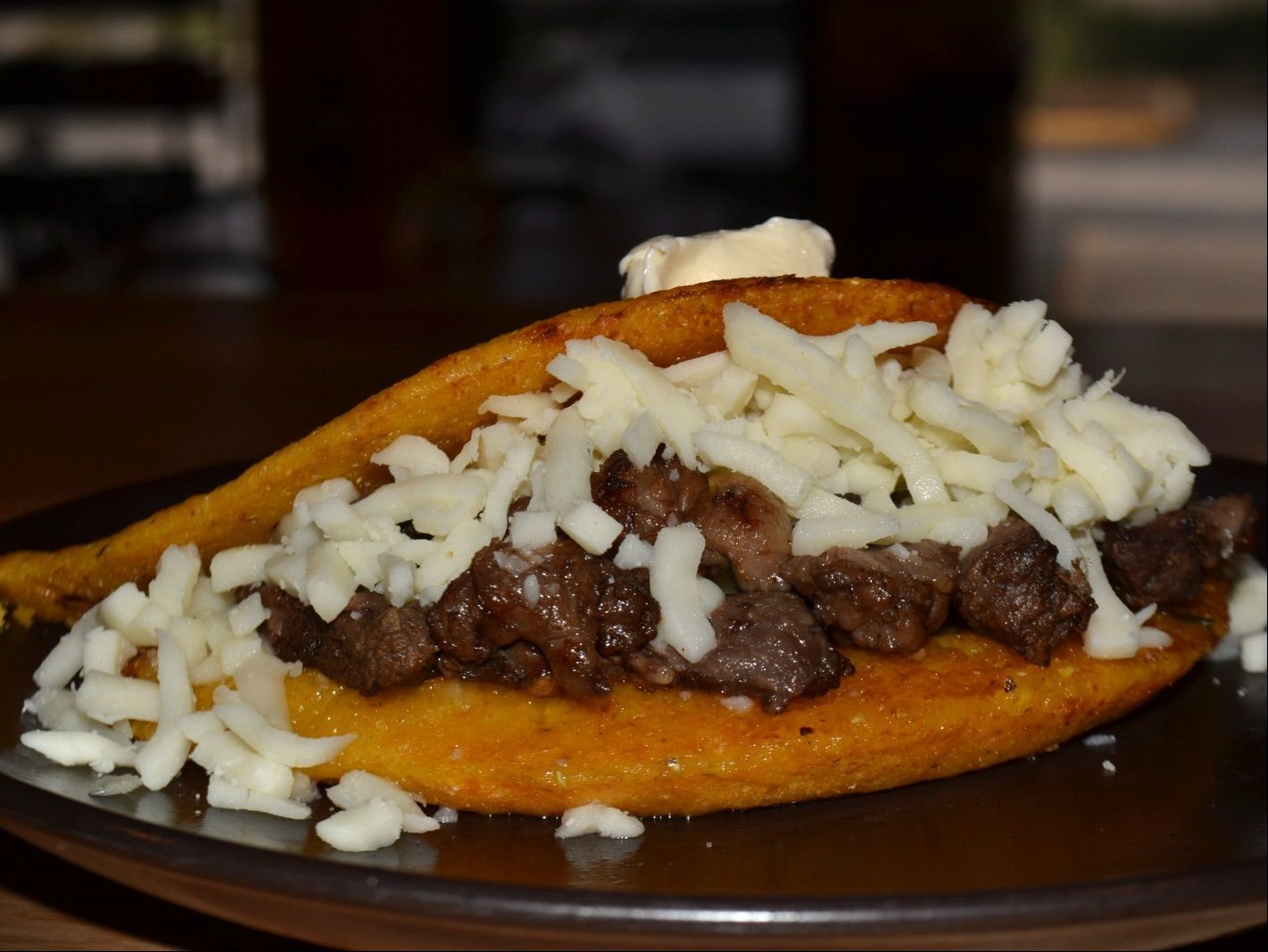 Steak & Cheese Cachapa / Cachapa de Picaña y Queso.