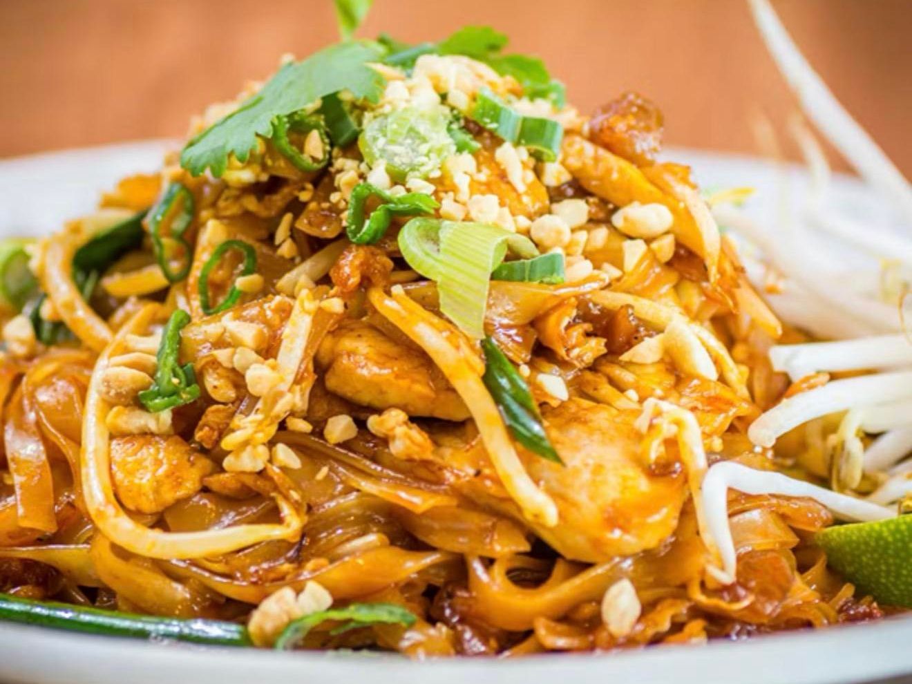 HT3. Pad Thai Noodles.