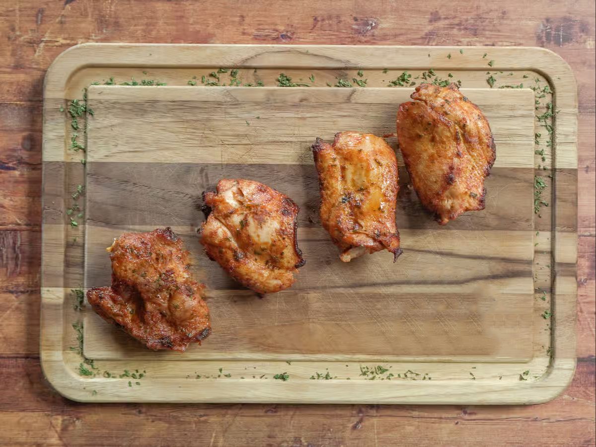 Chicken Thighs (8 oz).