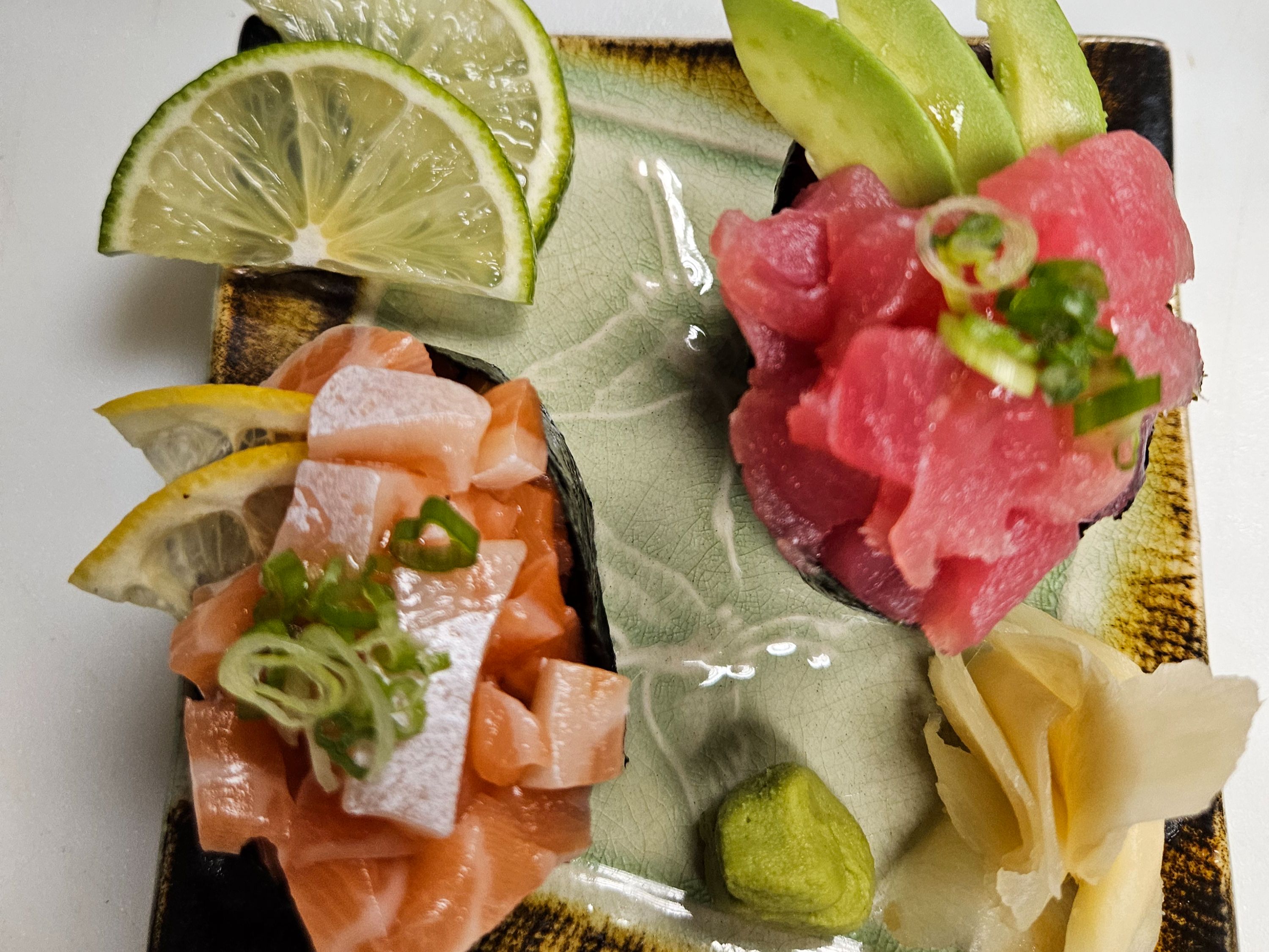 Gukan SALMON TARTAR.