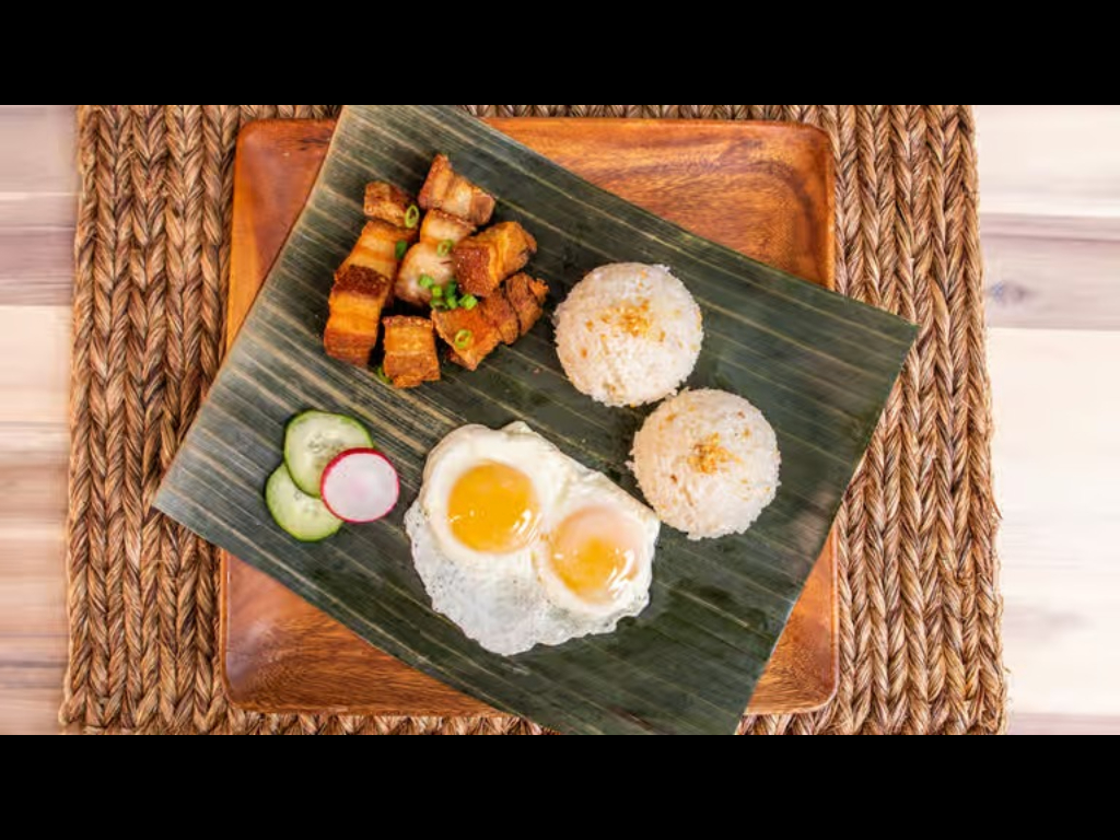 LECHON KAWALI SILOG.