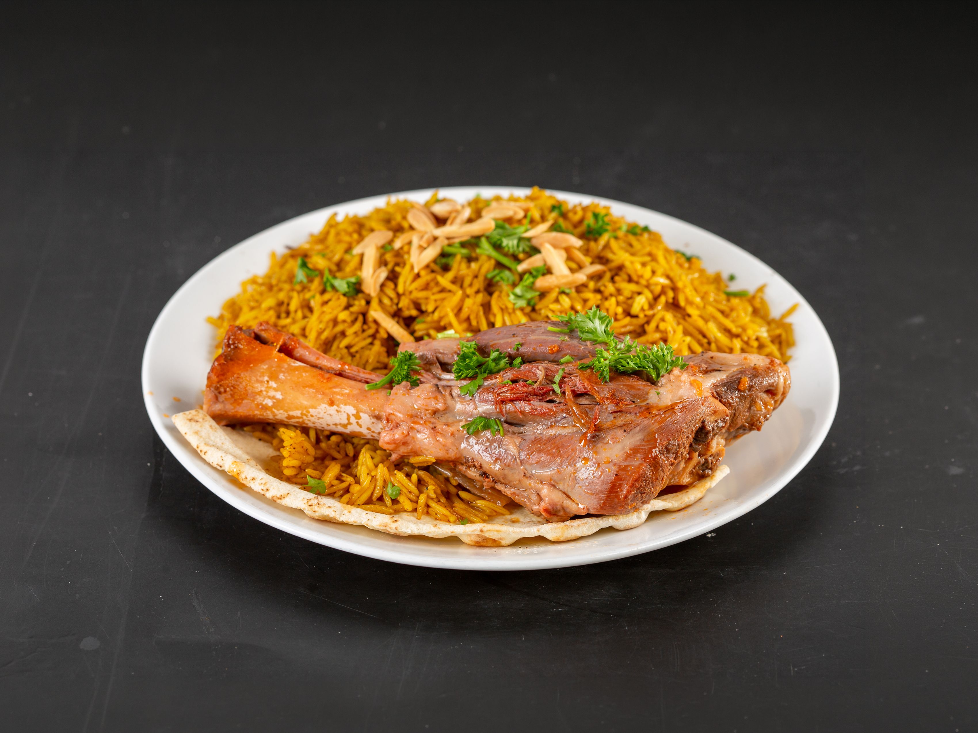 Lamb Shank (Quzi) Plate / موزة لحم (قوزي).