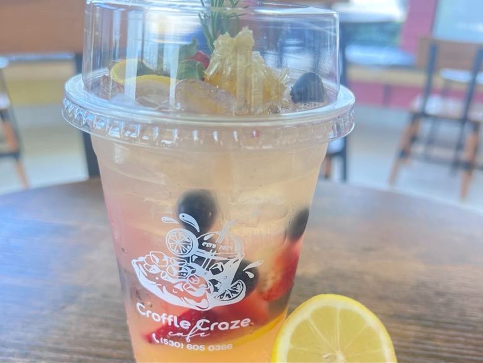Mix Berry Honey Lemon 22oz (Mix Berries, Honey, Lemon Juice).
