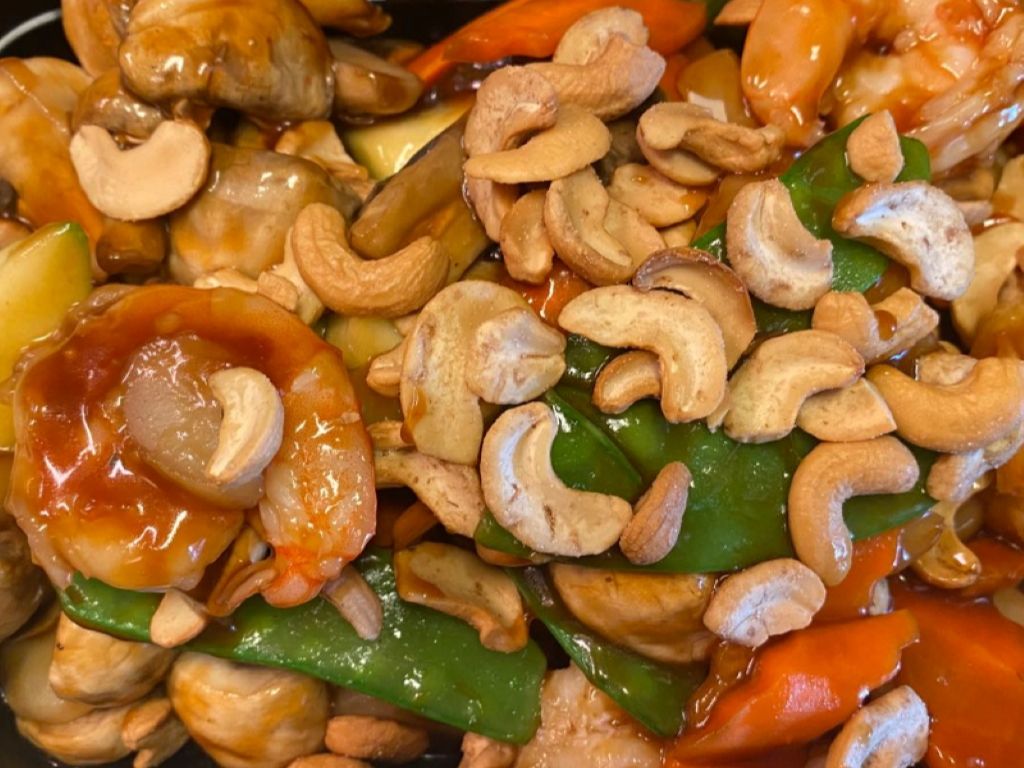Shrimp w/ Cashew Nuts / Tôm xào hạt điều / 腰果虾仁.