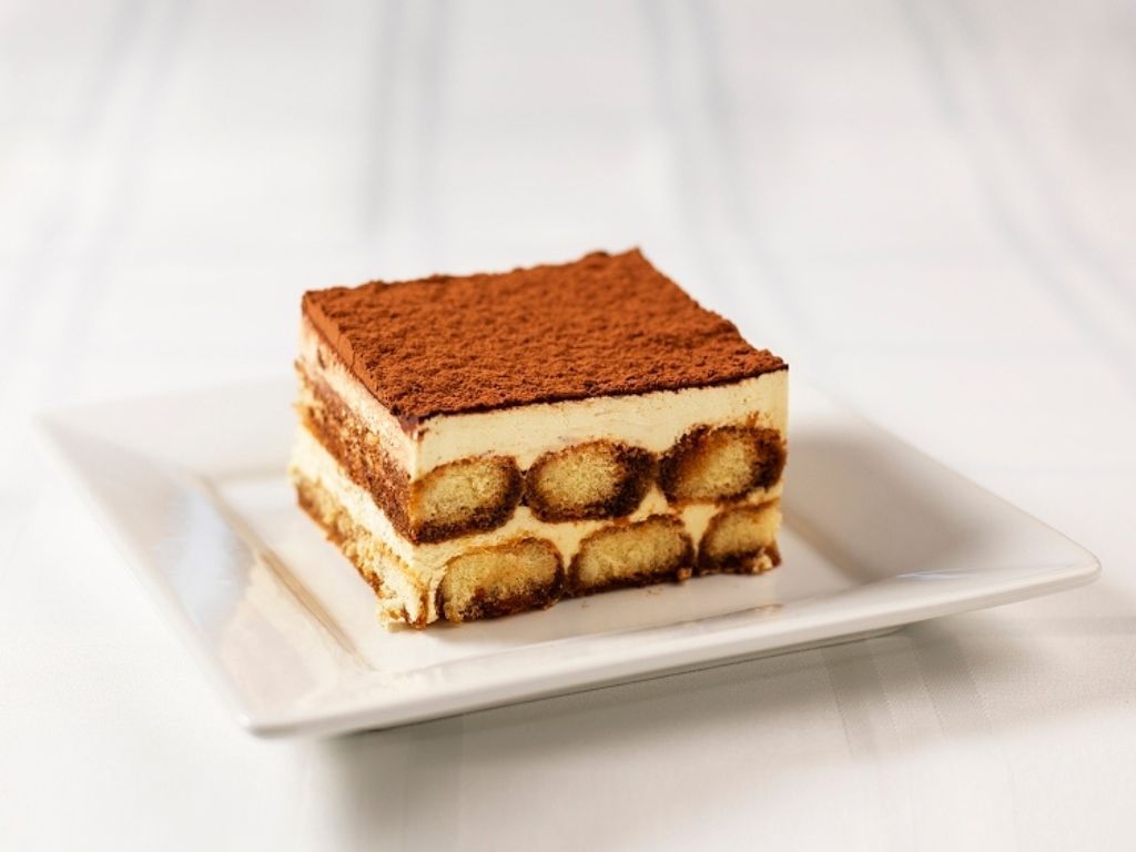 TIRAMISU CAKE