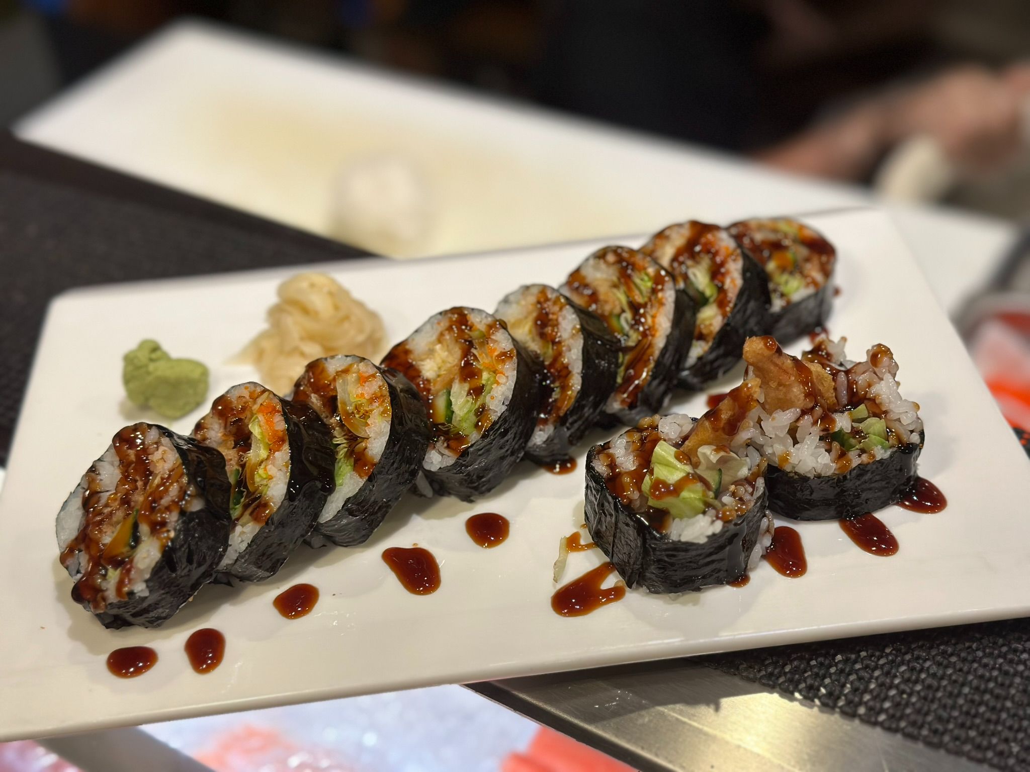 SR12. Spider Roll - Deep fried soft shell crab with lettuce and cucumber.