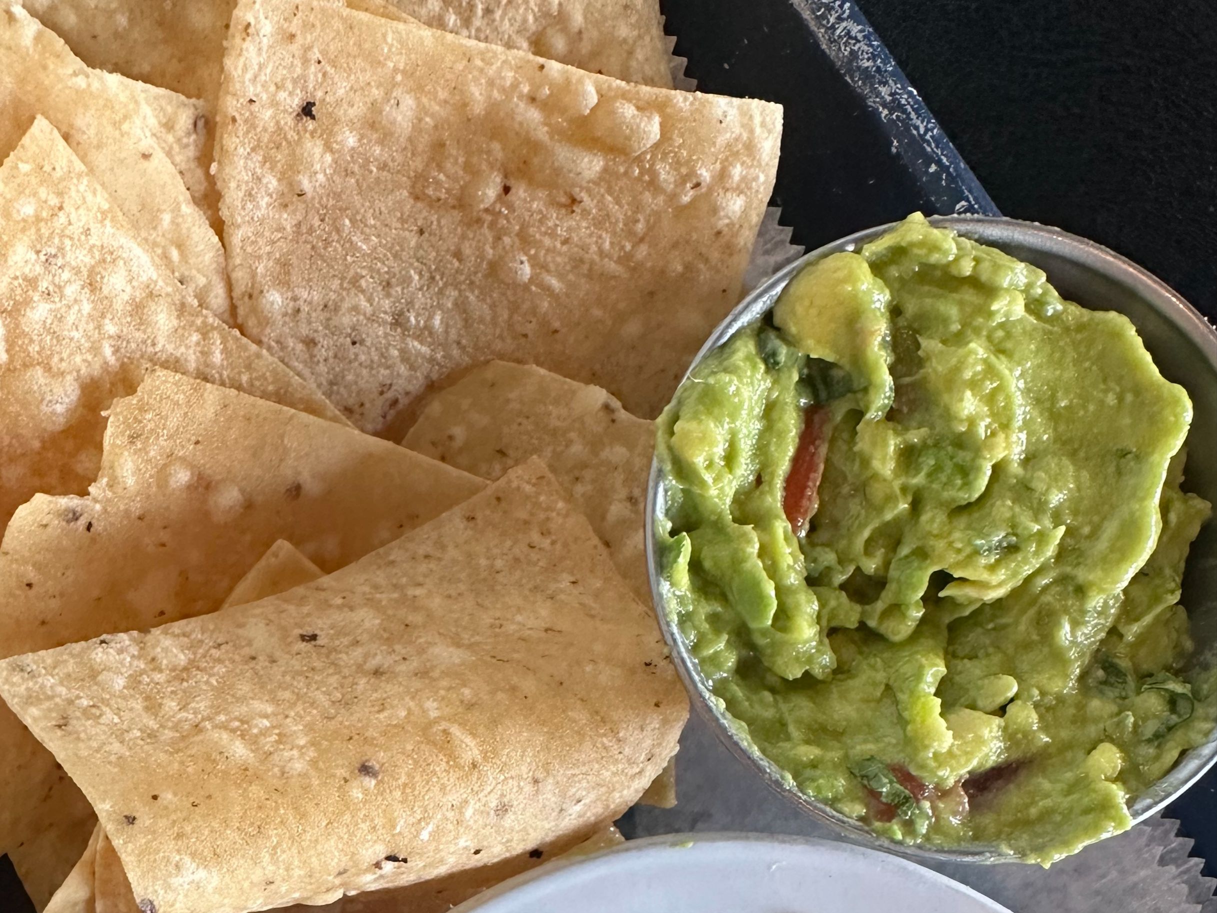 Side de guacamole (4oz) & chips.