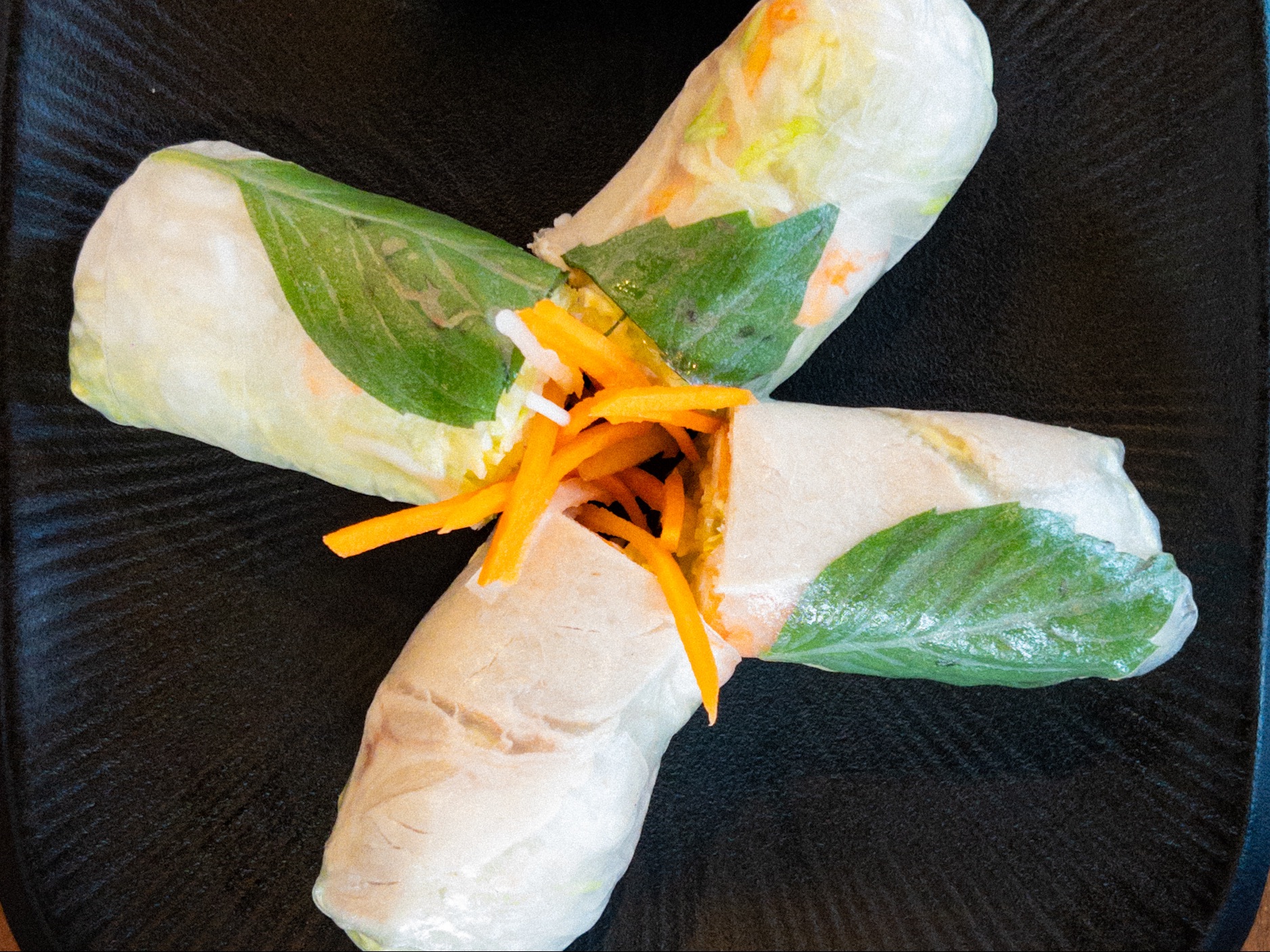 Delicious Spring Rolls: A Fresh Vietnamese Appetizer