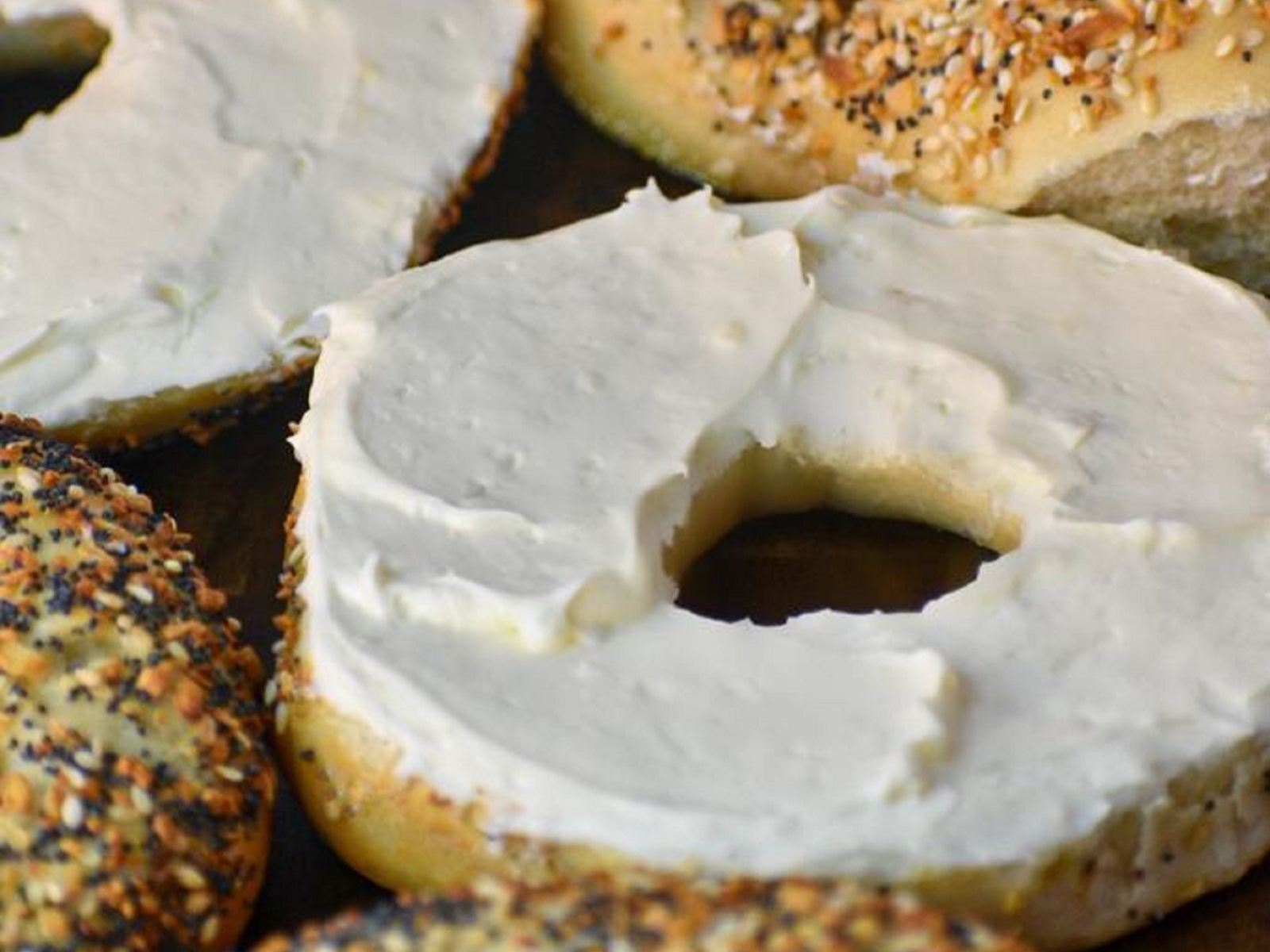 NAKED BAGELW/SIDE CREAM CHEESE