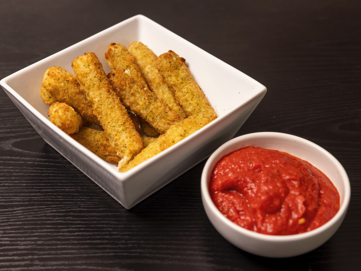 10pcs Mozzarella Sticks.