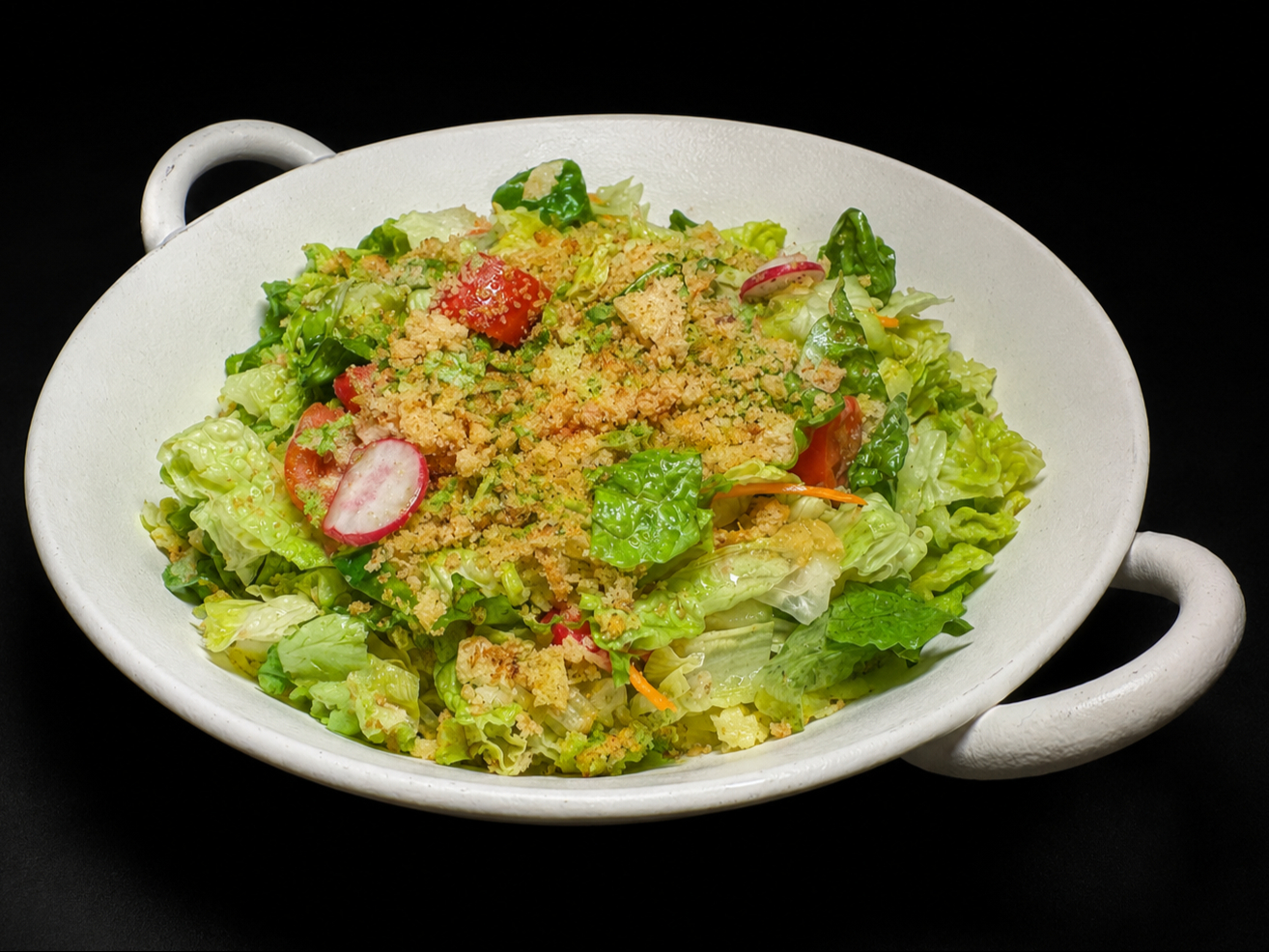 CLASSIC GARDEN SALAD.
