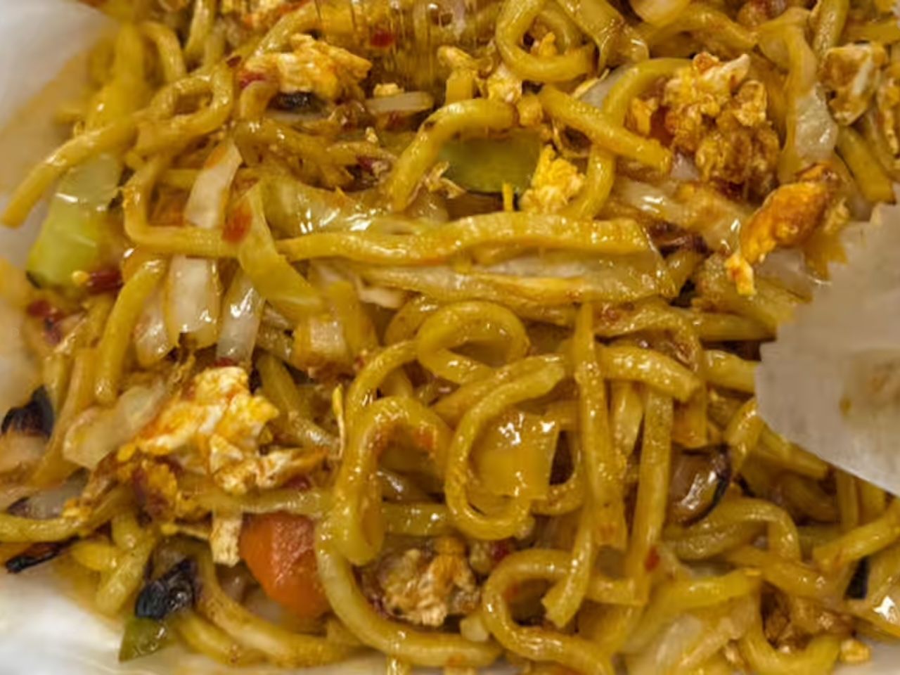 Szechwan Egg Hakka Noodles.