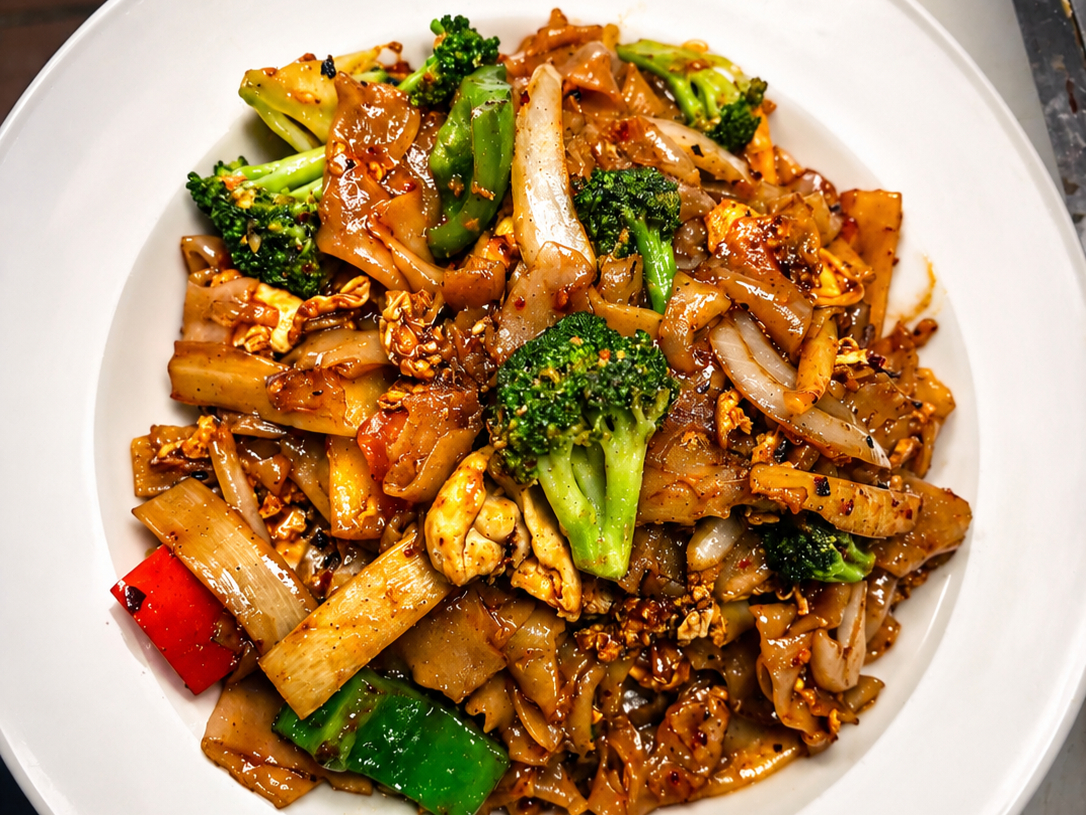 Pad Kee Mao (Drunken Noodle).