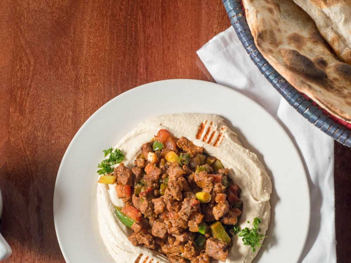 Hummus w Beef.