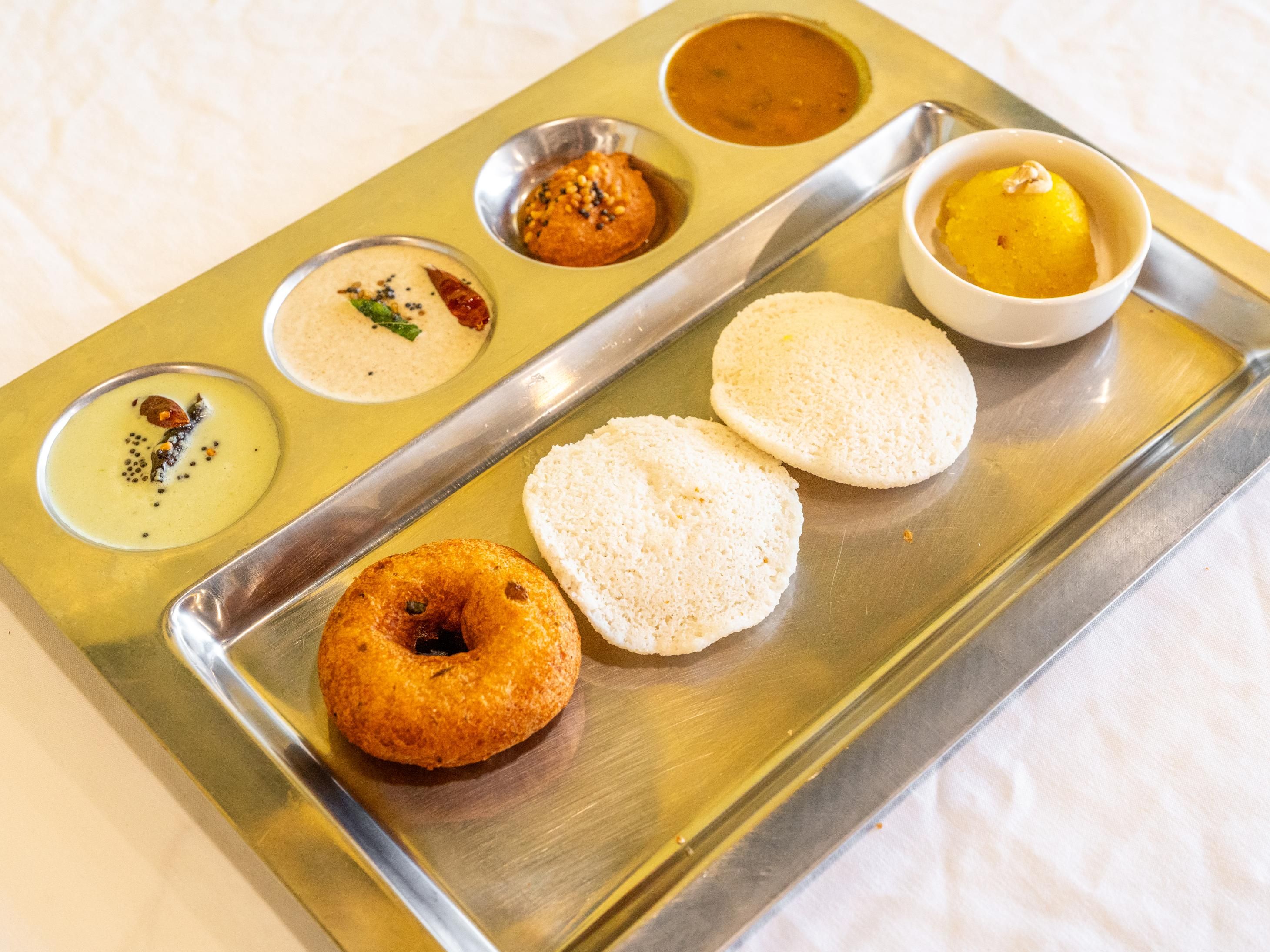 Idli Vada Combo.