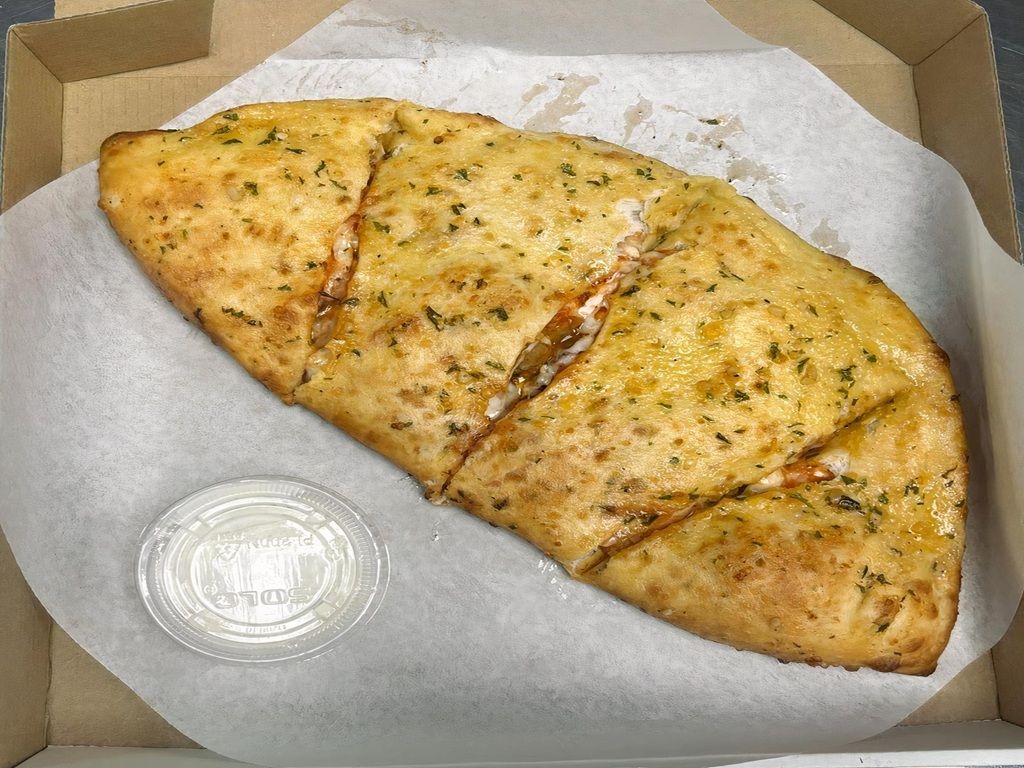 Calzones (Up to 3 toppings)