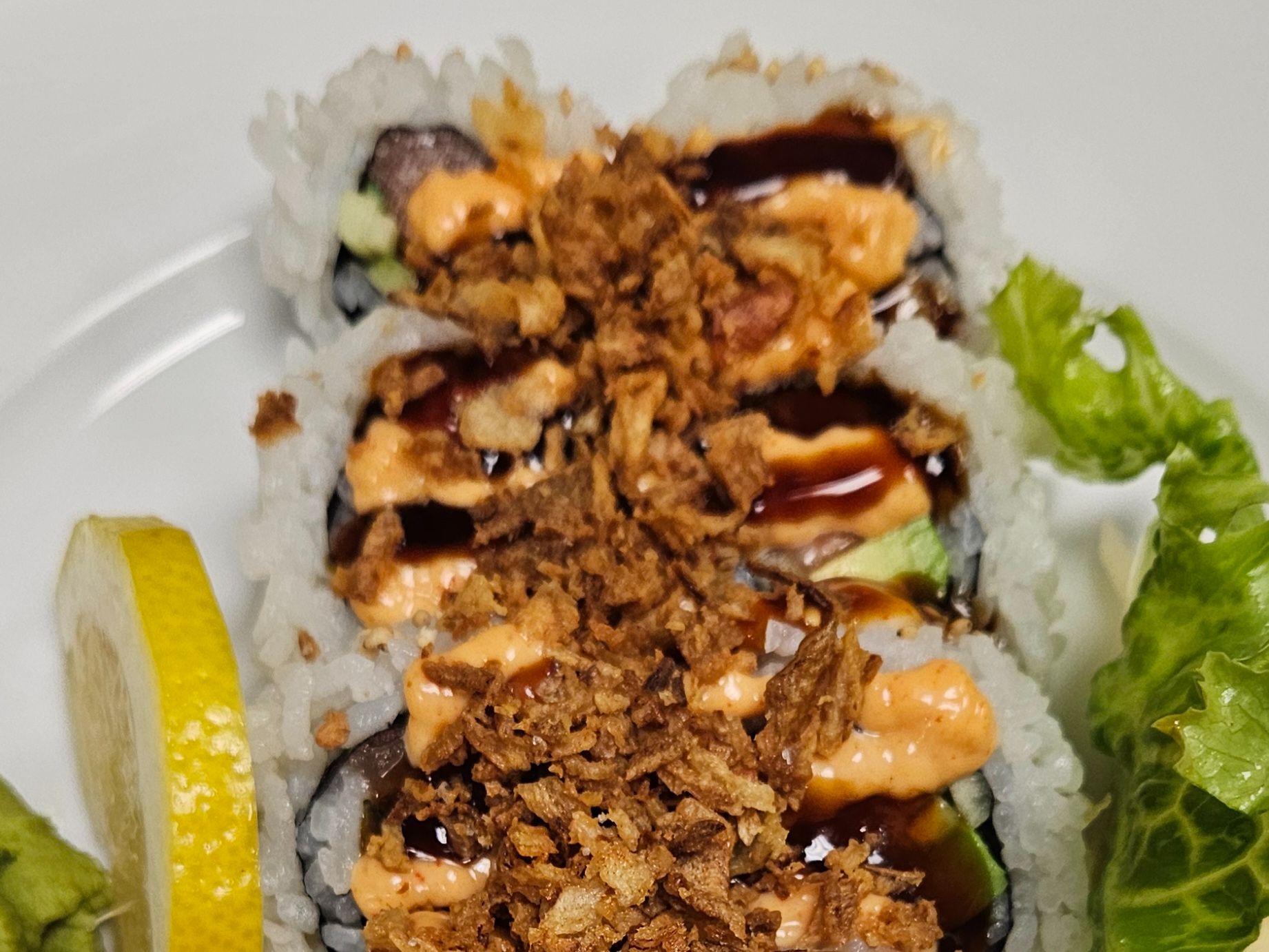 CRUNCHY SAMLON ROLL.