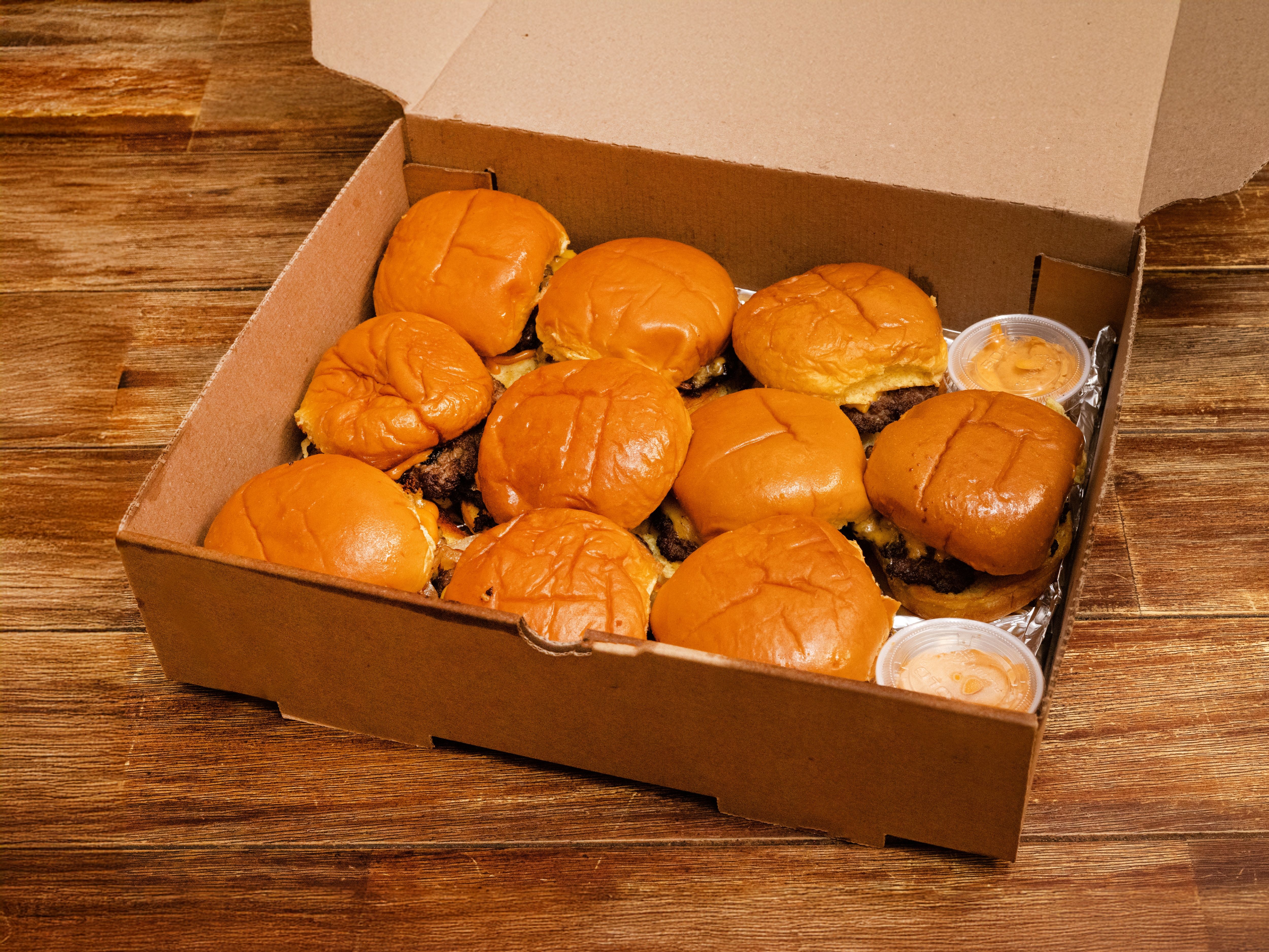 Wagyu Smash Family Box (30 Single Patty Burgers).