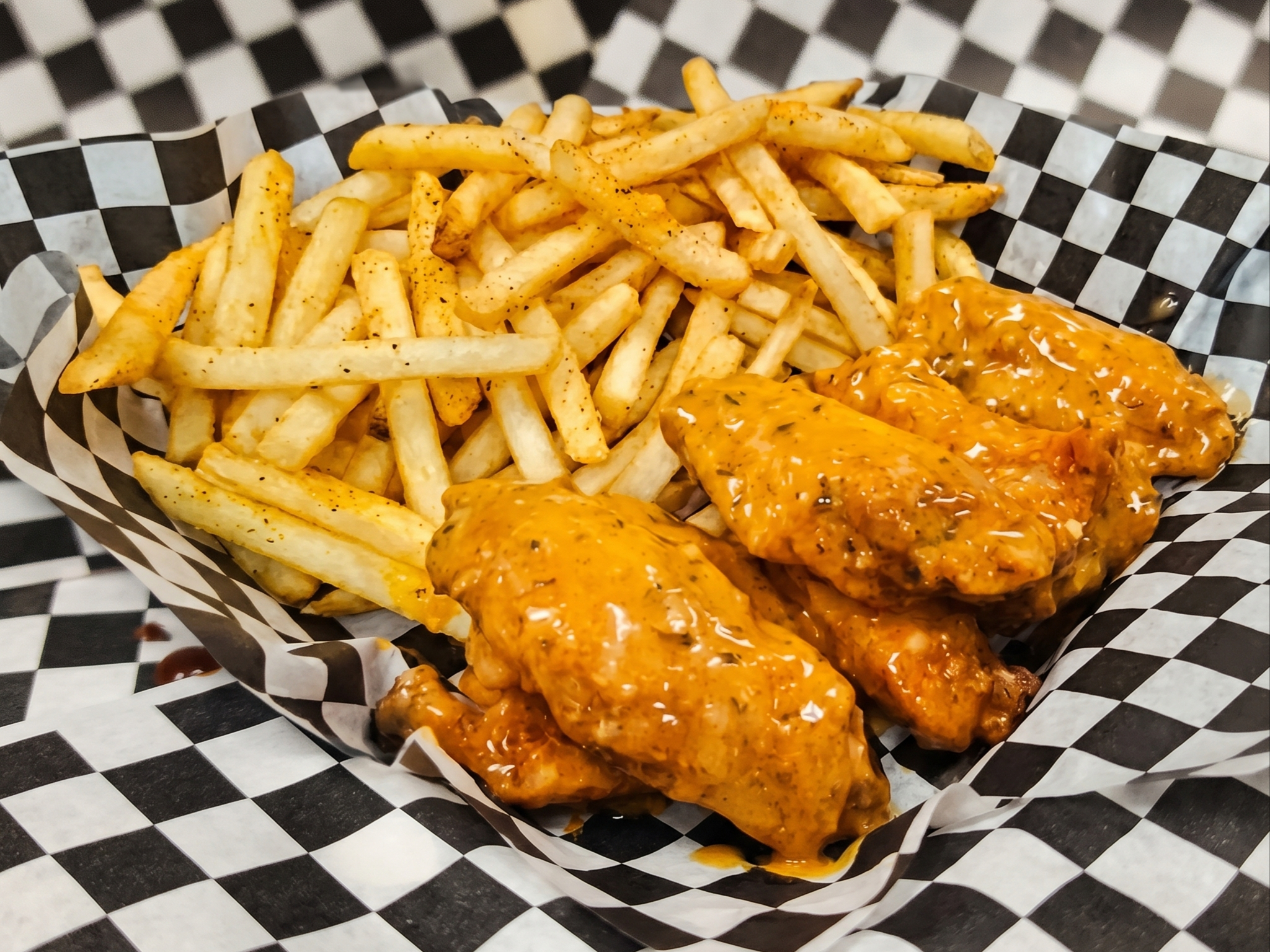 Wings 8 Pc & Fries.