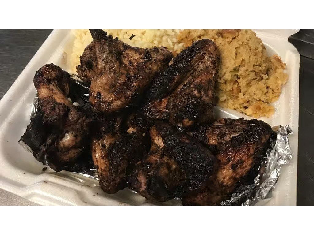 4 Jerk Wings With 2 Sides.