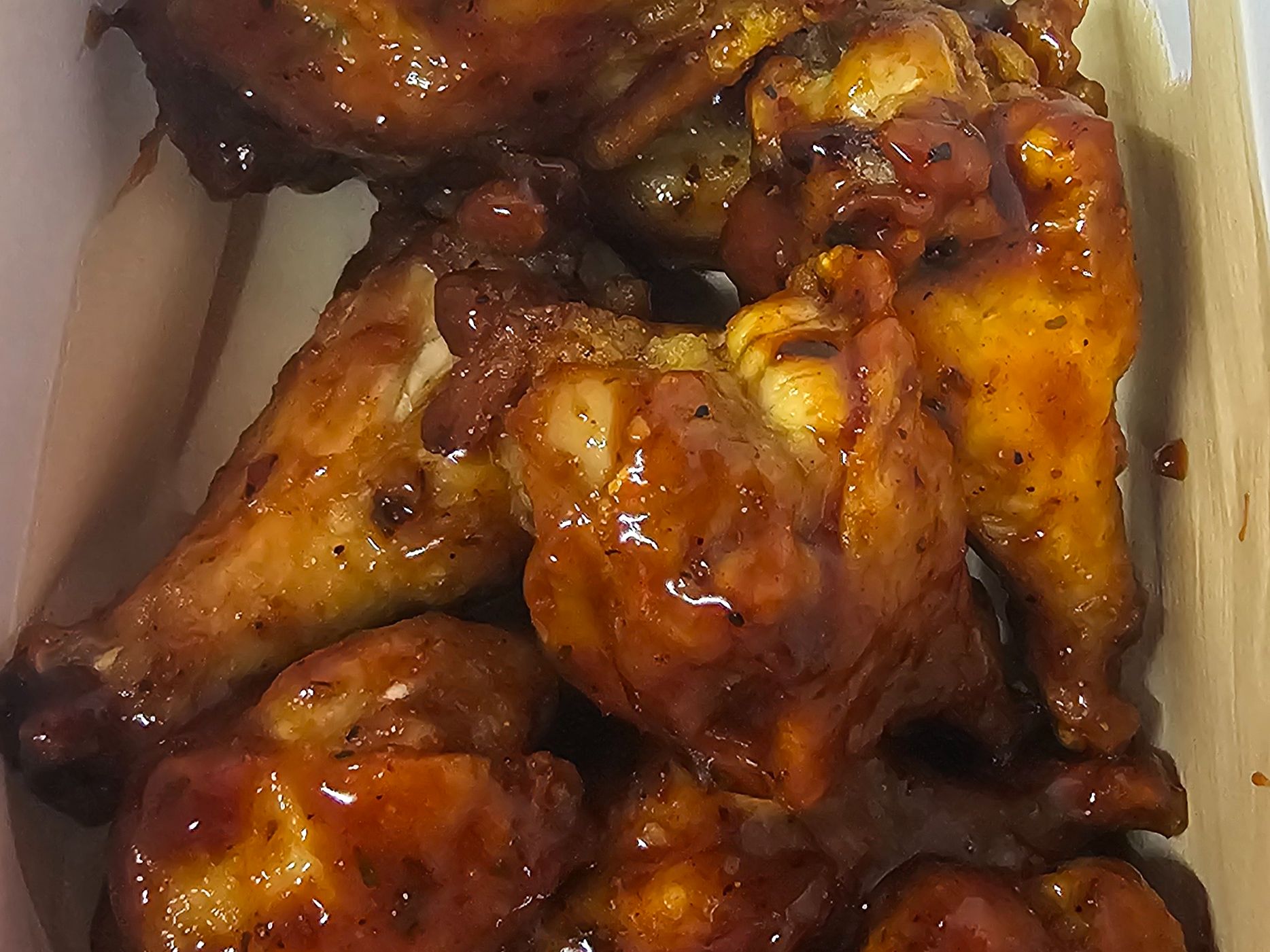 Wings 18 Pcs 2 Spice & 2 Dip.