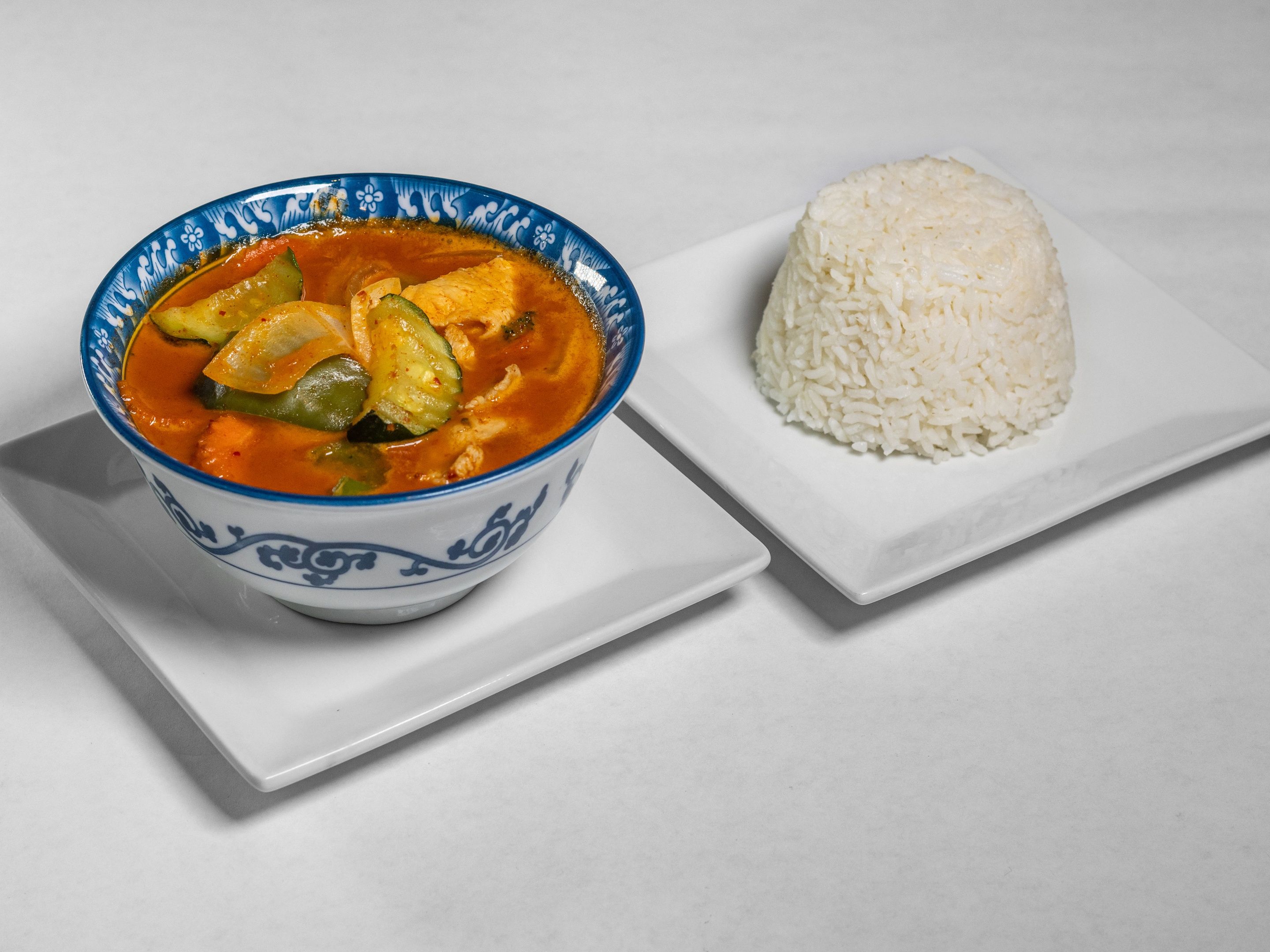 Kang Phet (Red Curry) Dinner (M).