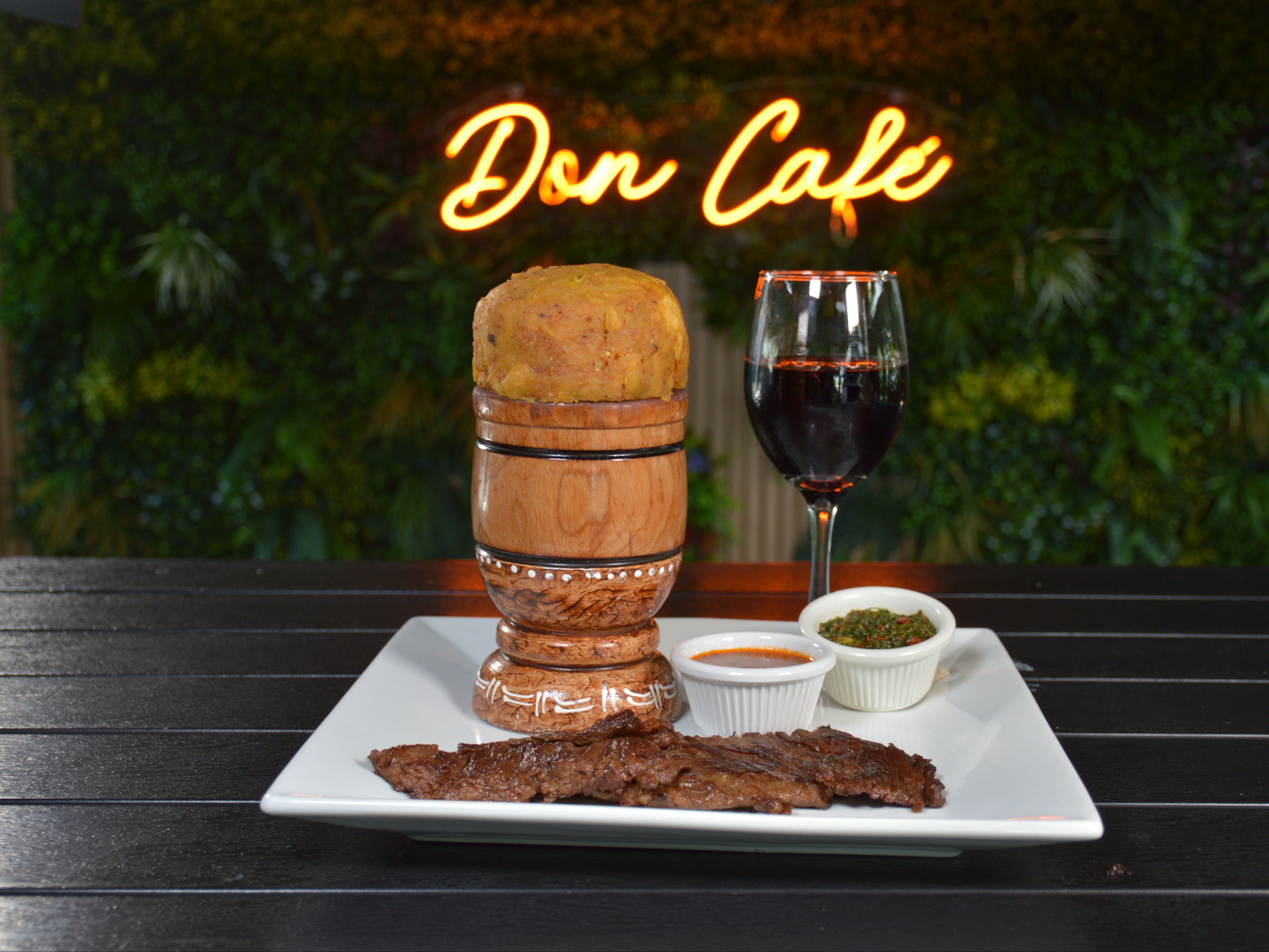 Mofongo Con Churrasco 6oz.