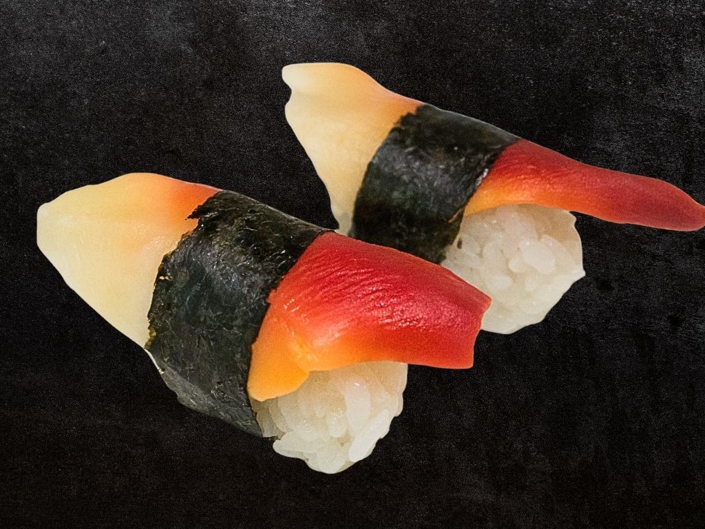 Hokkigai - Red Clam Nigiri*.