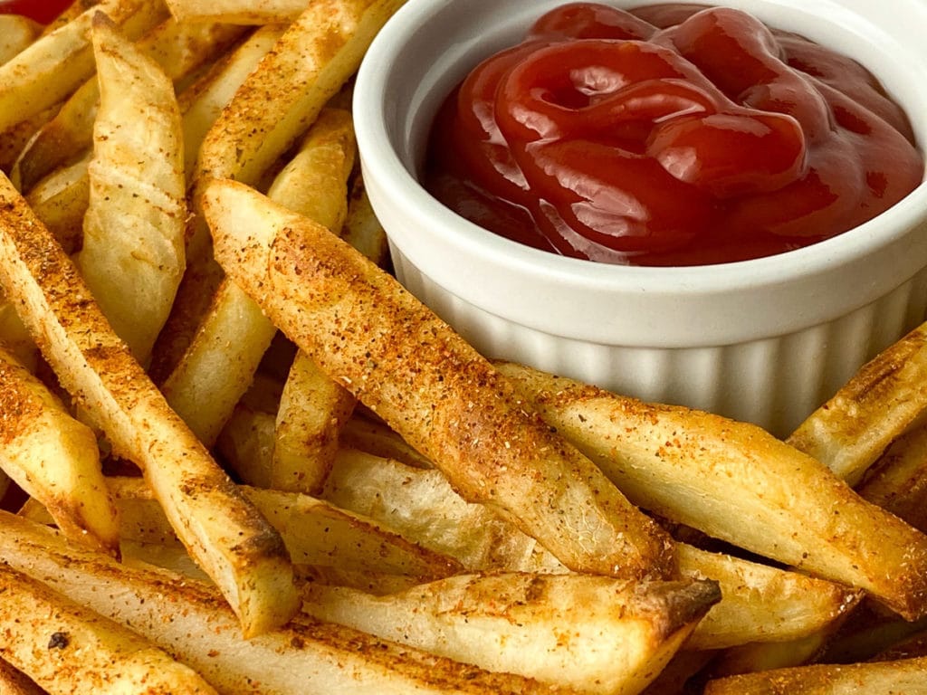 SEASONED FRENCH FRIES/ PAPAS FRITAS.