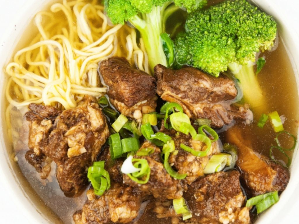 Beef Brisket Soup Noodle/ Soup Rice Noodle / Bún/Phở Bò Hầm / 牛腩汤面/汤米粉.