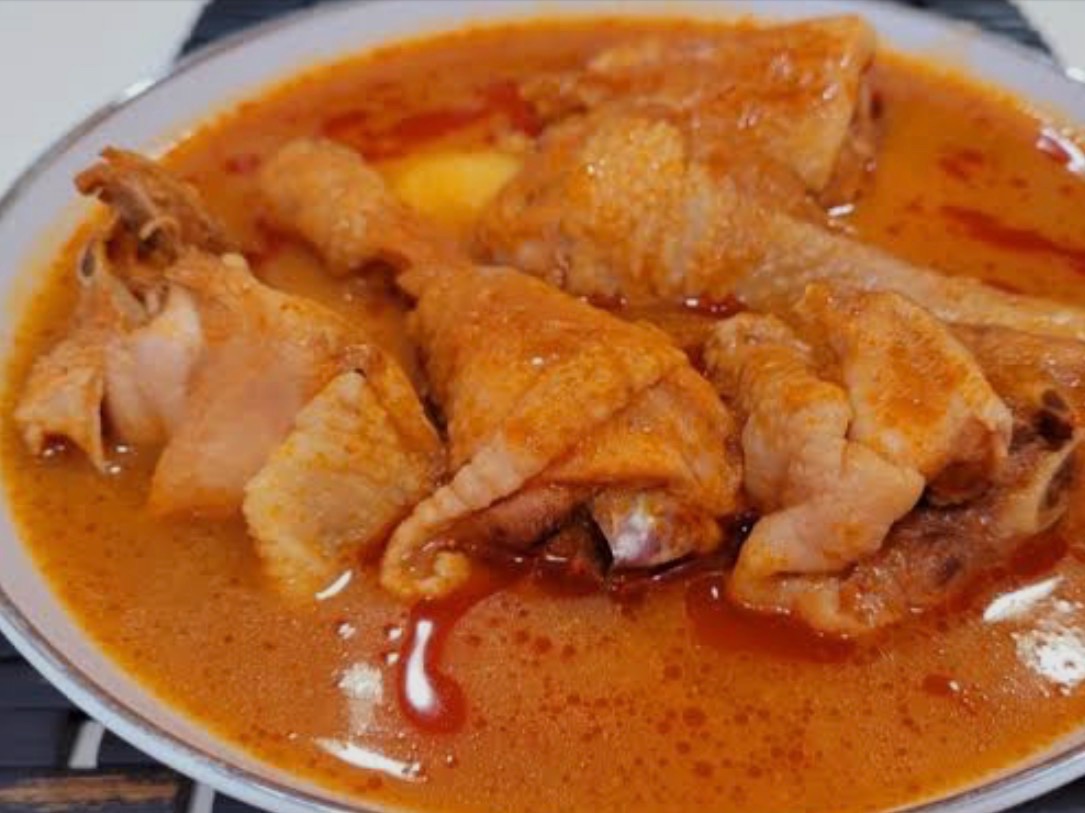 Fufu W Chicken Soup.