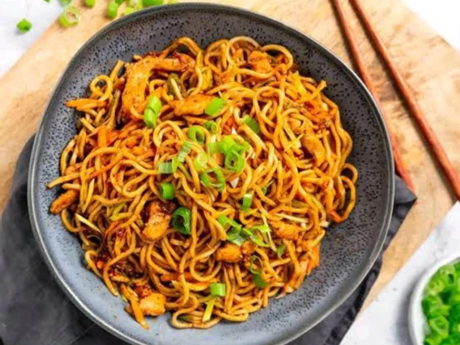Schezwan Chicken Noodles.