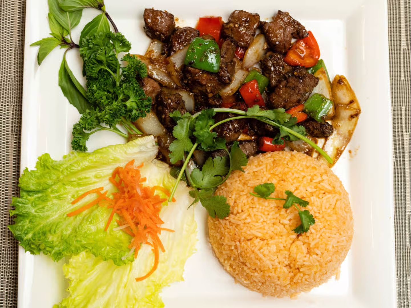S37. Shaken Beef w/ Tomato Rice