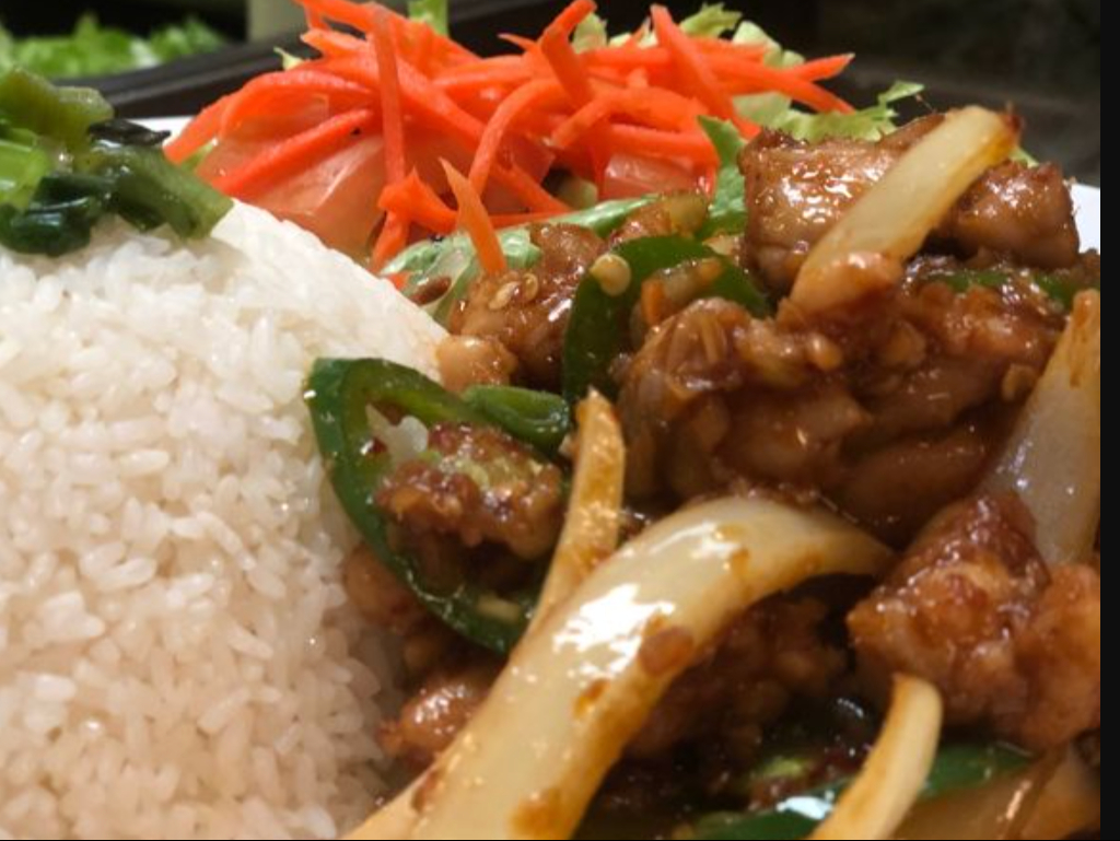 C8. Cơm Gà Sả Ớt.