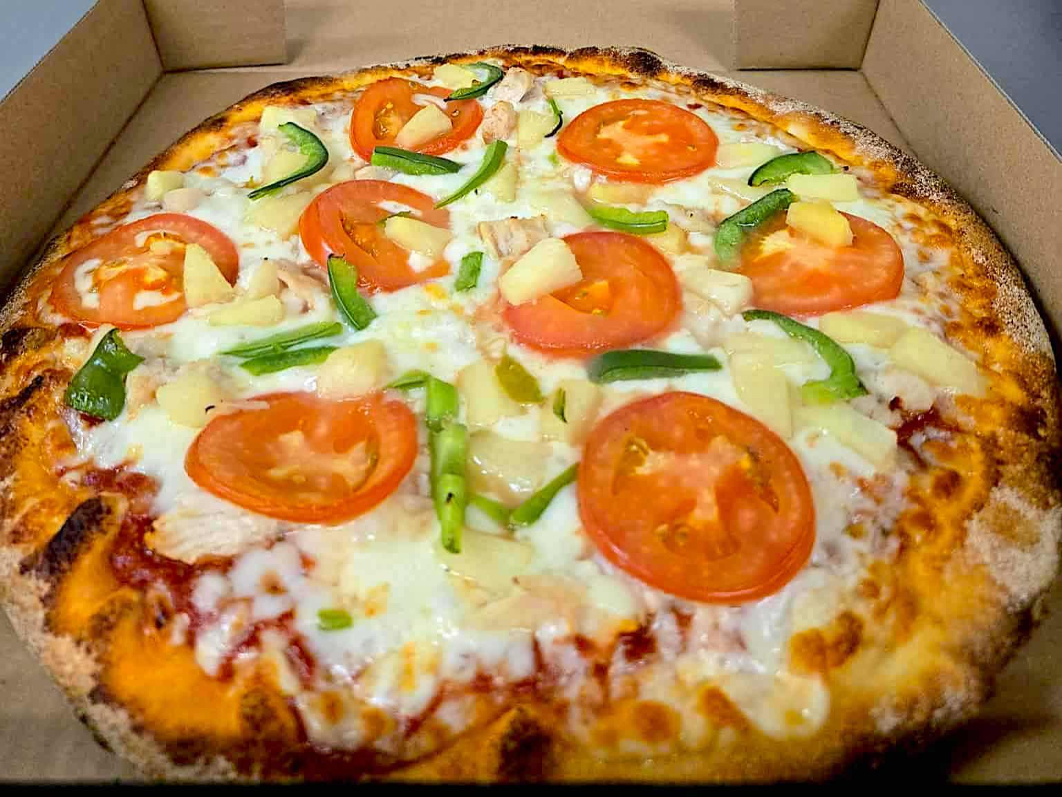 Large Hawaiian Chicken Pizza