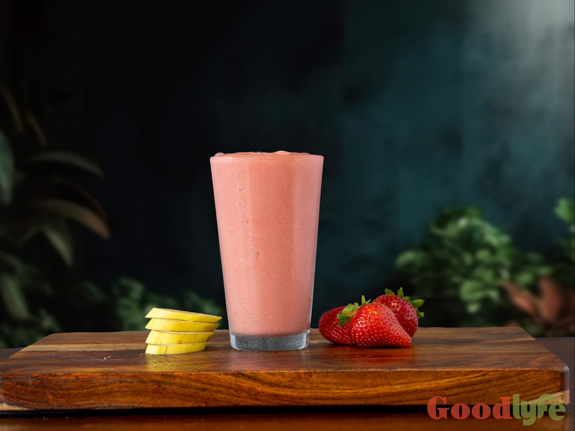 STRAWBERRY BANANA SMOOTHIE