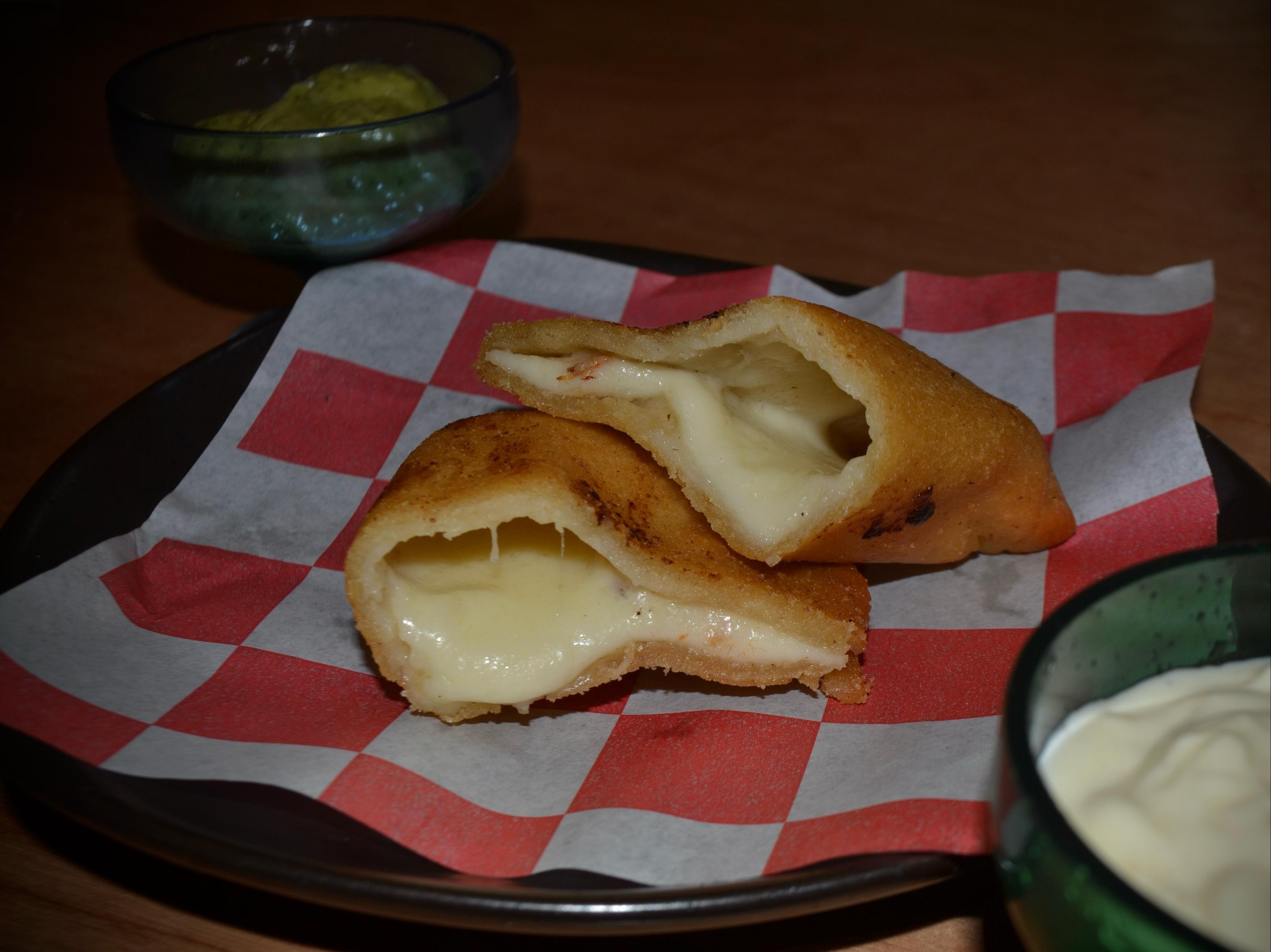 Cheese Empanada / Empanada de Queso.