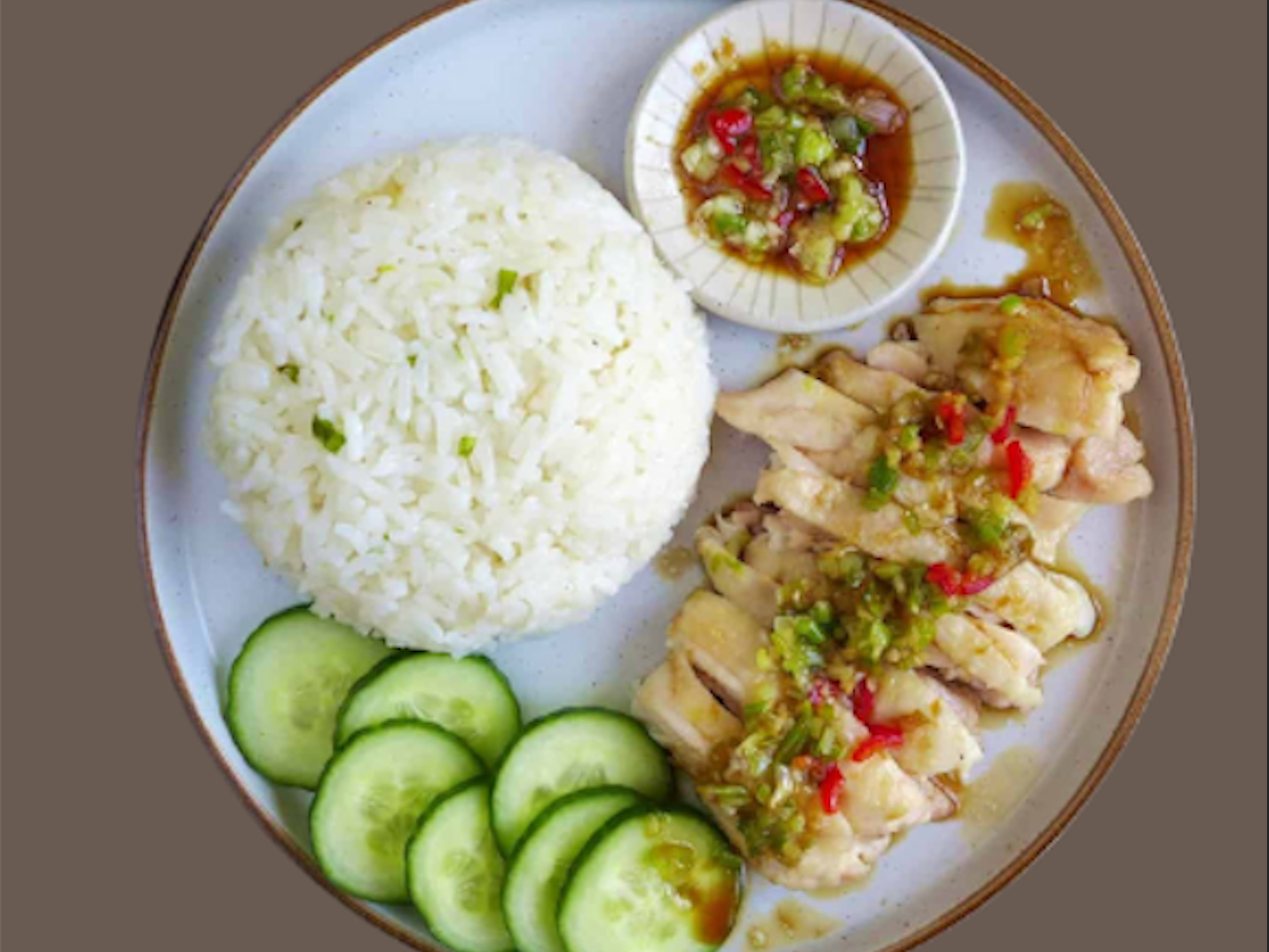 Hainanese chicken (ကြက်ဆီထမင်း).