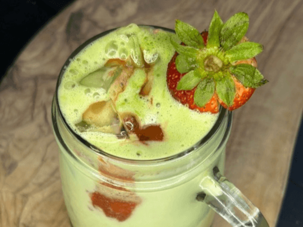 Strawberry Shaken Matcha Latte 16oz