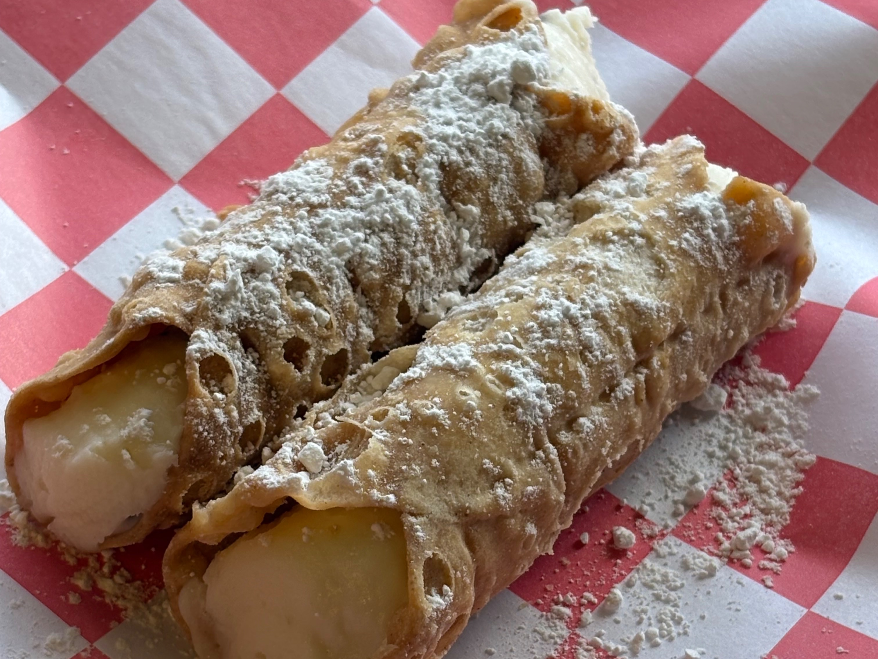 Cannoli.