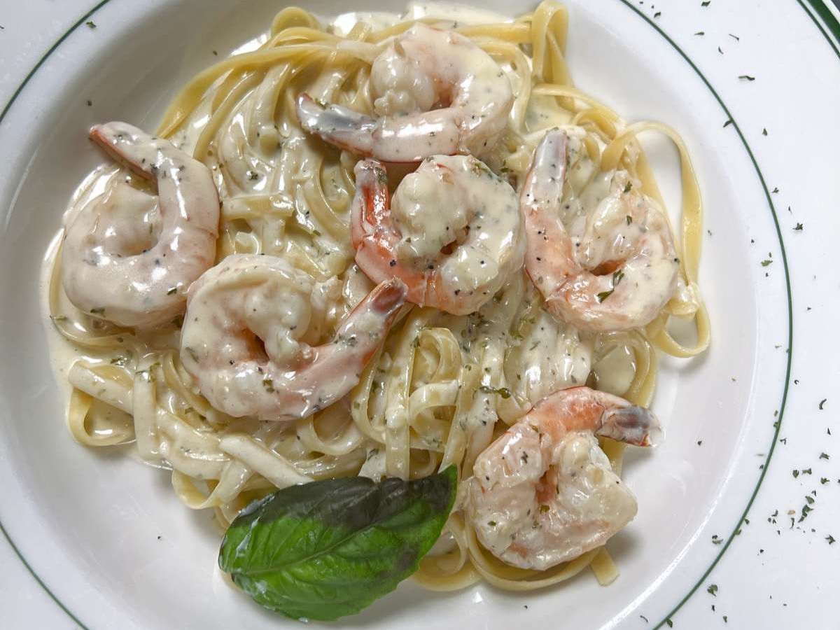 Fettuccine Alfredo w/Shrimp.