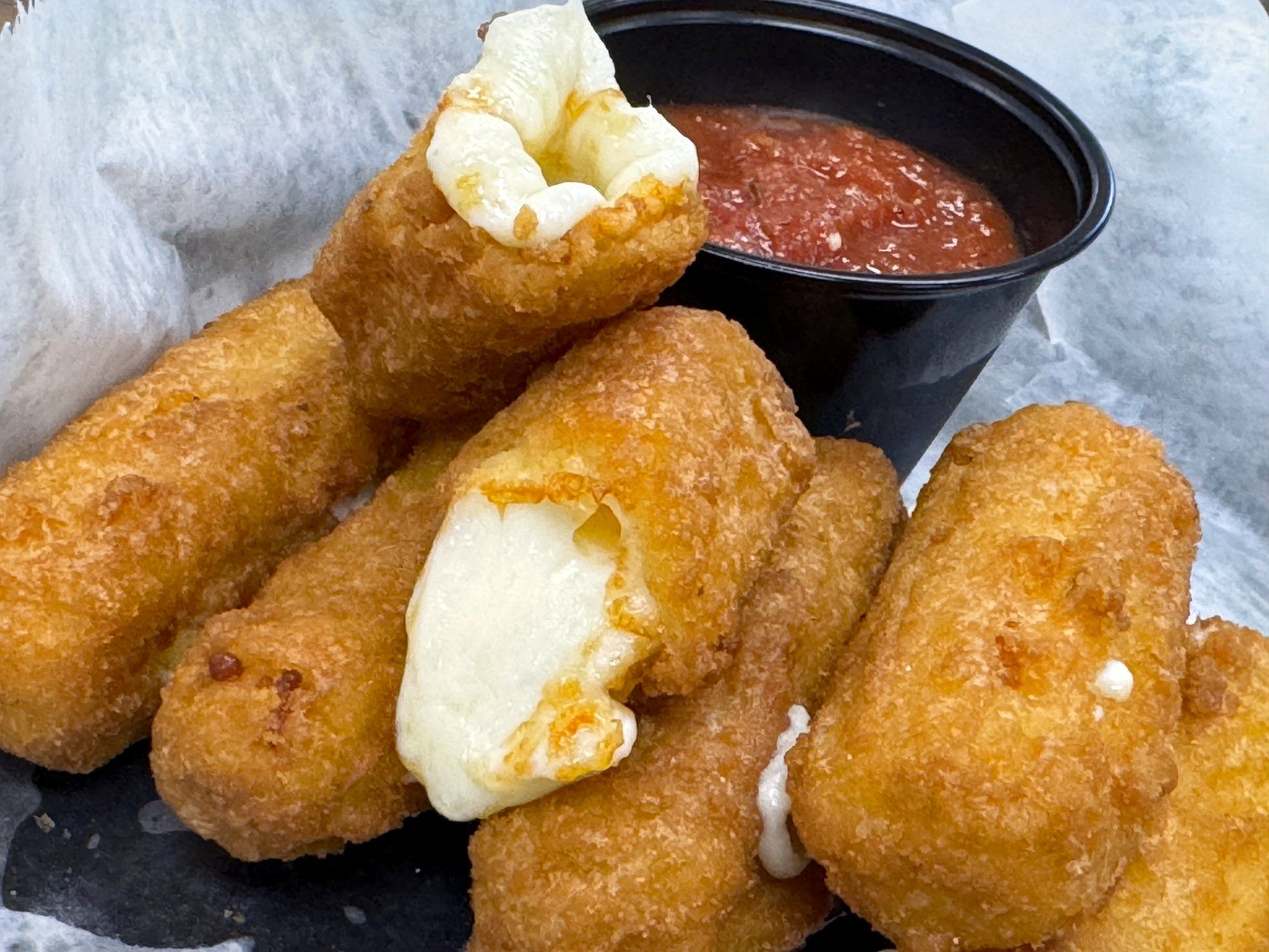 Mozzarella Sticks (6).