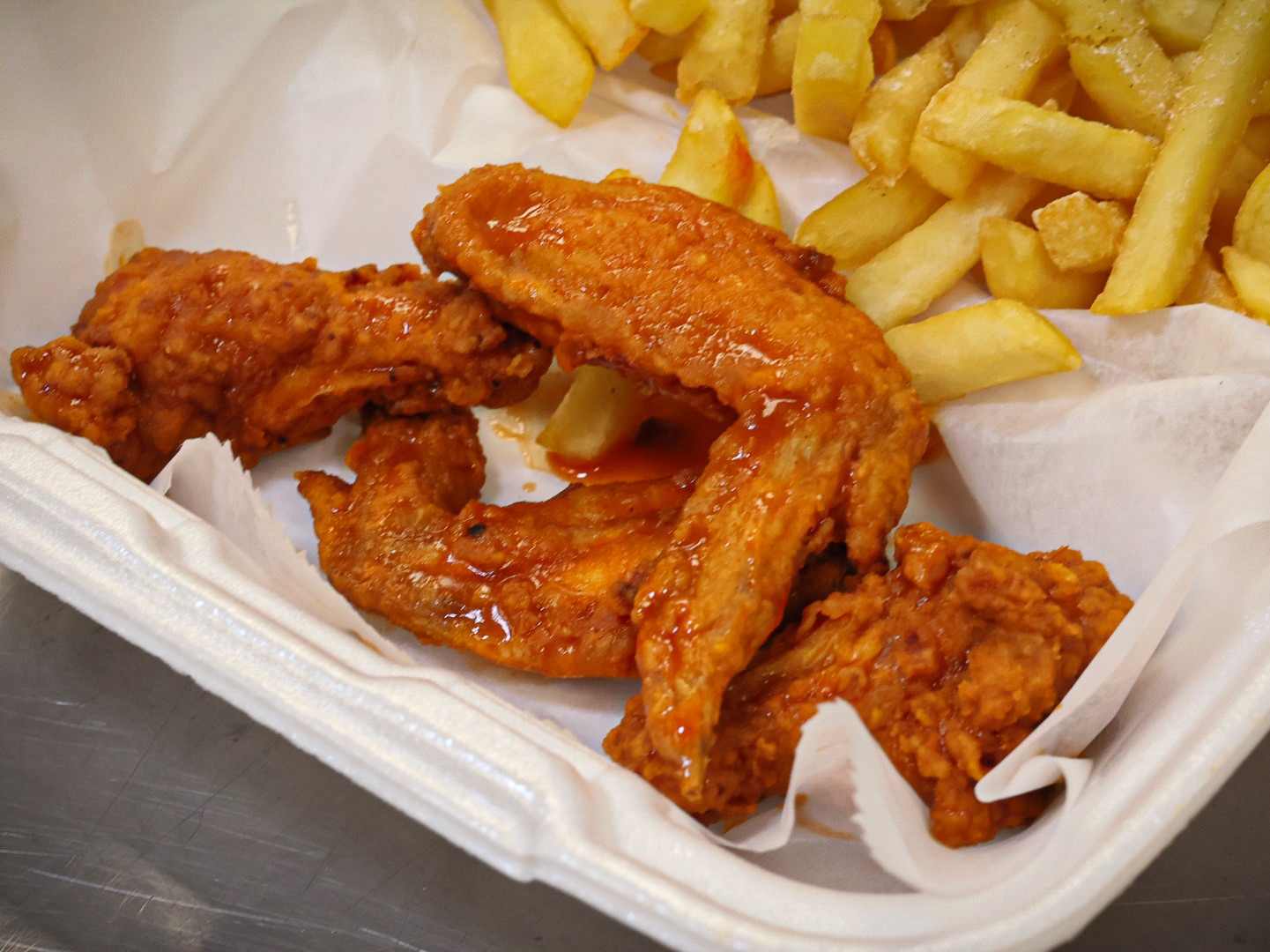 Half Flavored Wings (6 Pcs).