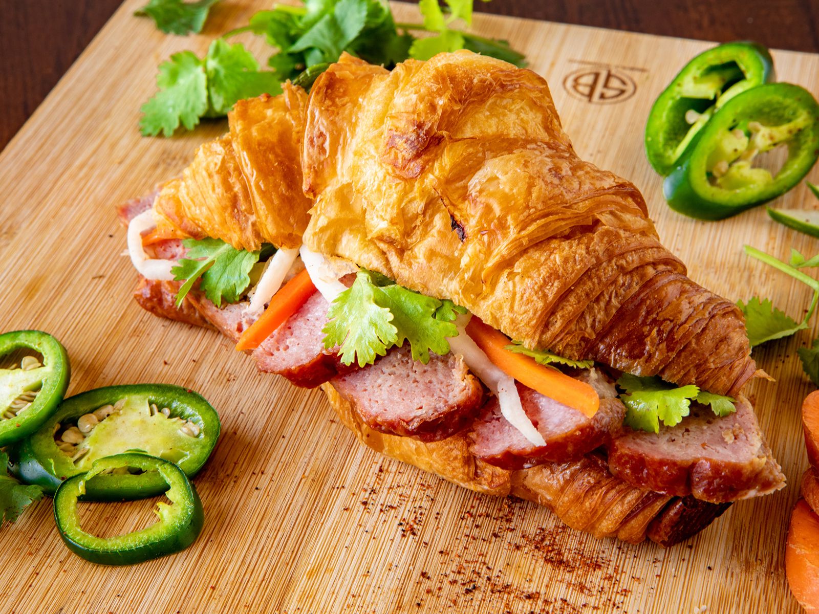 C3. GRILLED PORK PATTIES / CROISSANT NEM NƯỚNG.