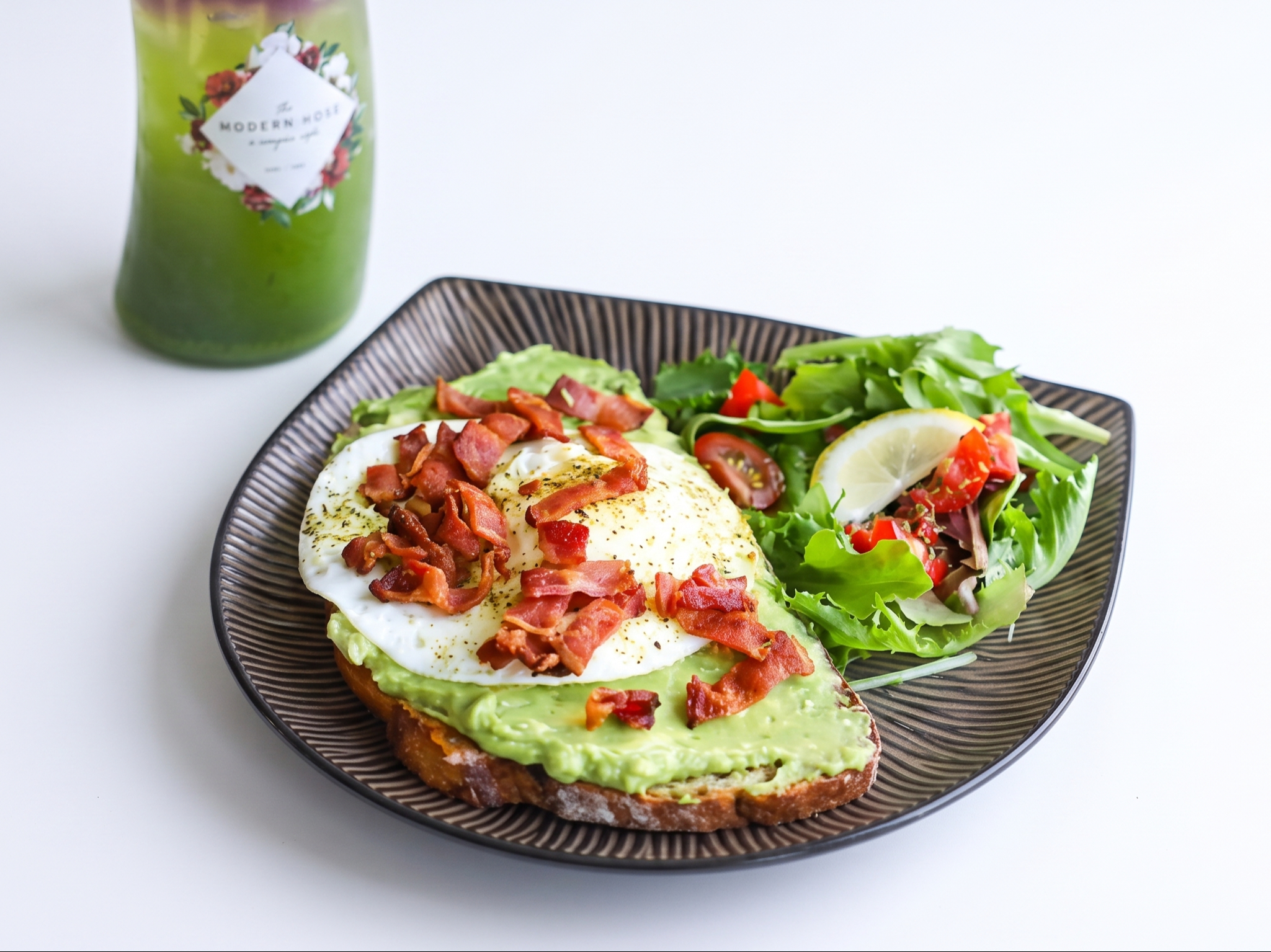 B-egg-con.
