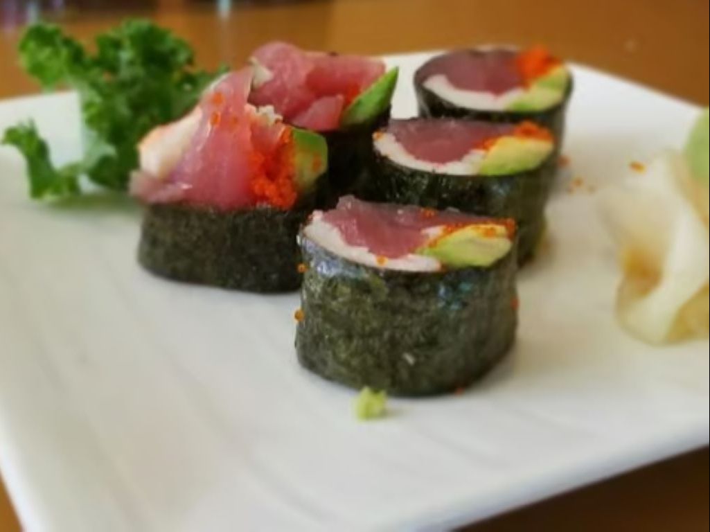 Hurricane Roll, Fresh tuna, crab stick, avocado, fish egg.
